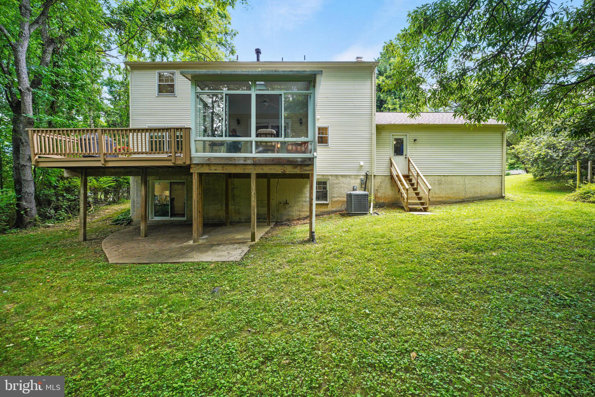 204 STONEGATE DRIVE