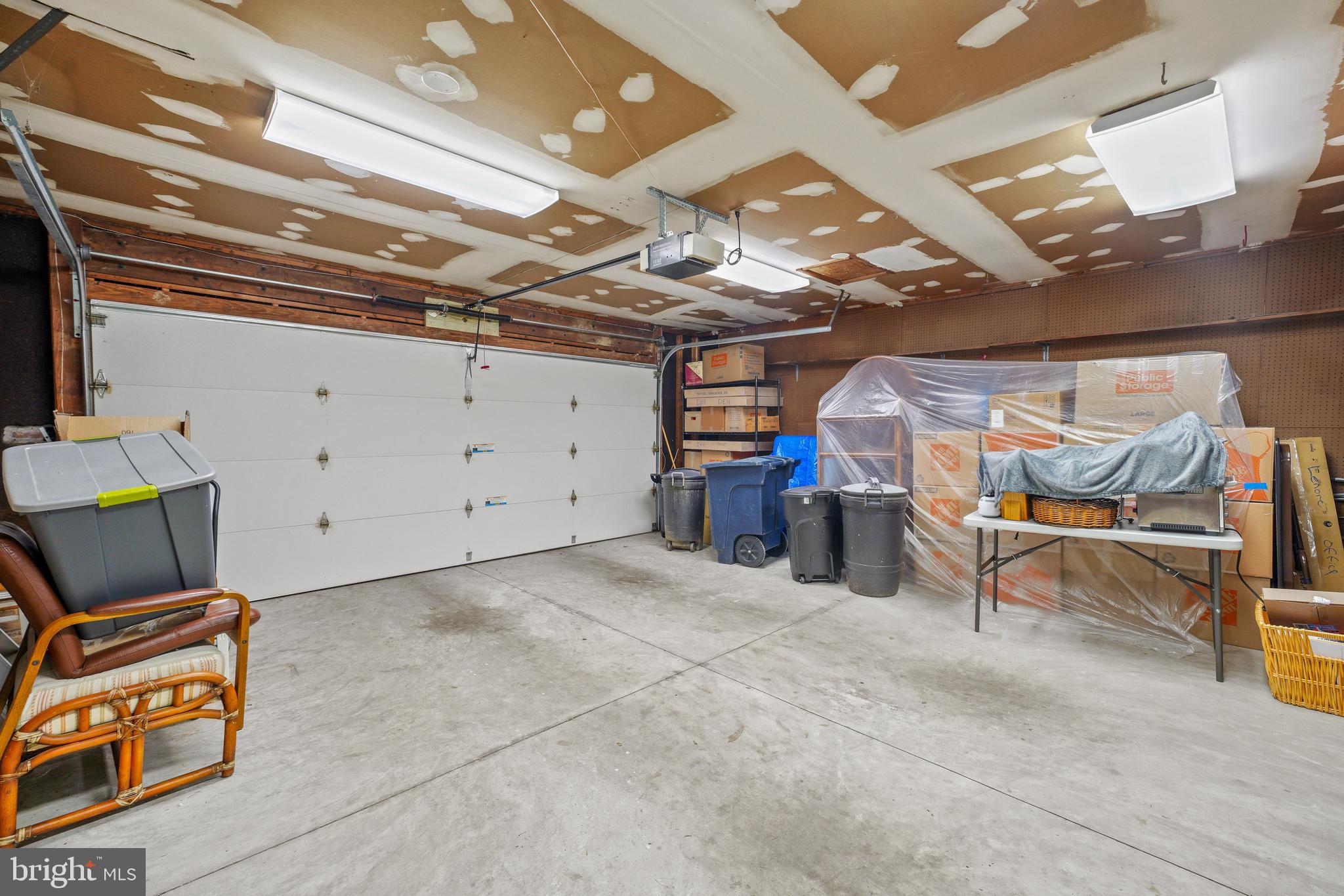 204 STONEGATE DRIVE