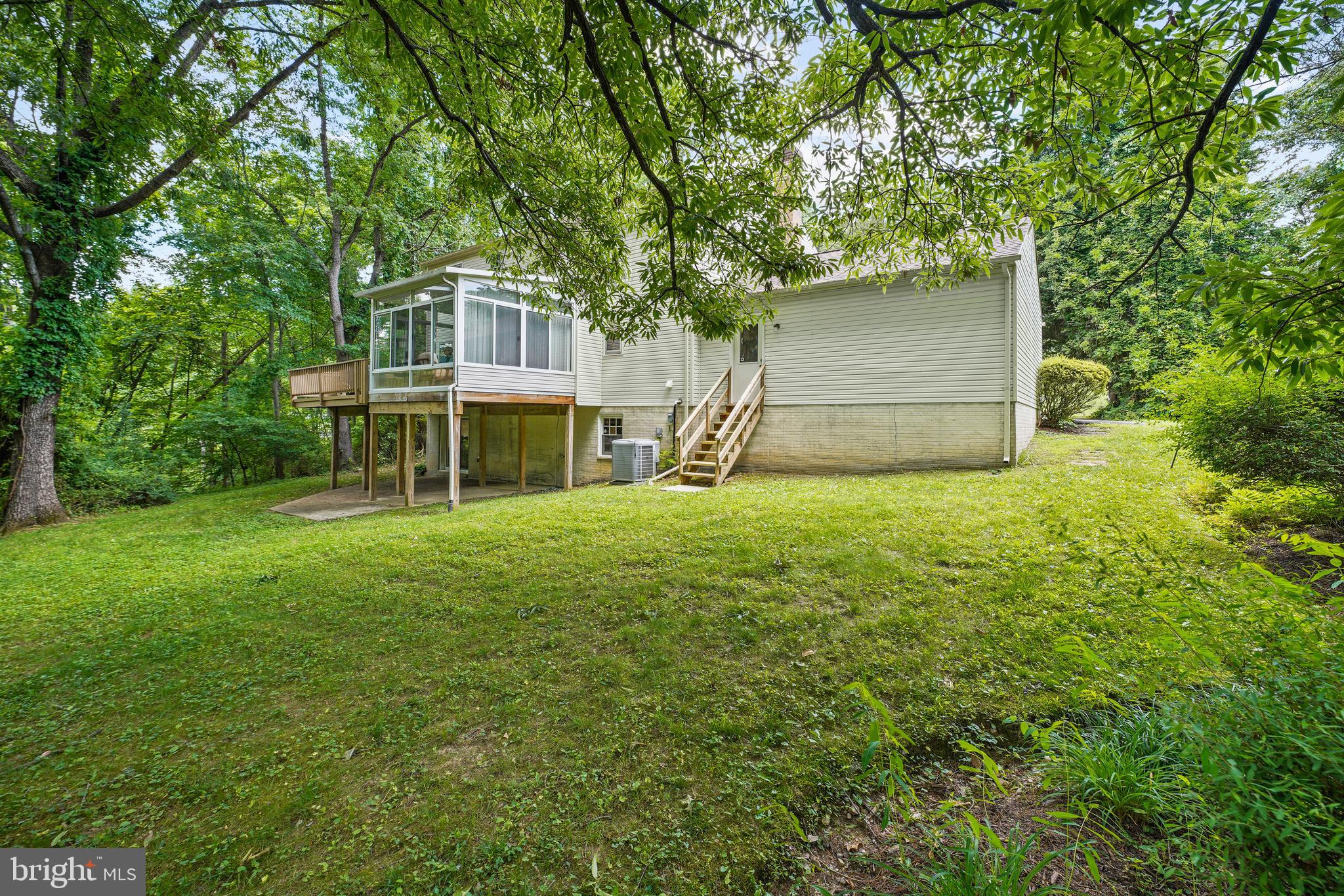 204 STONEGATE DRIVE