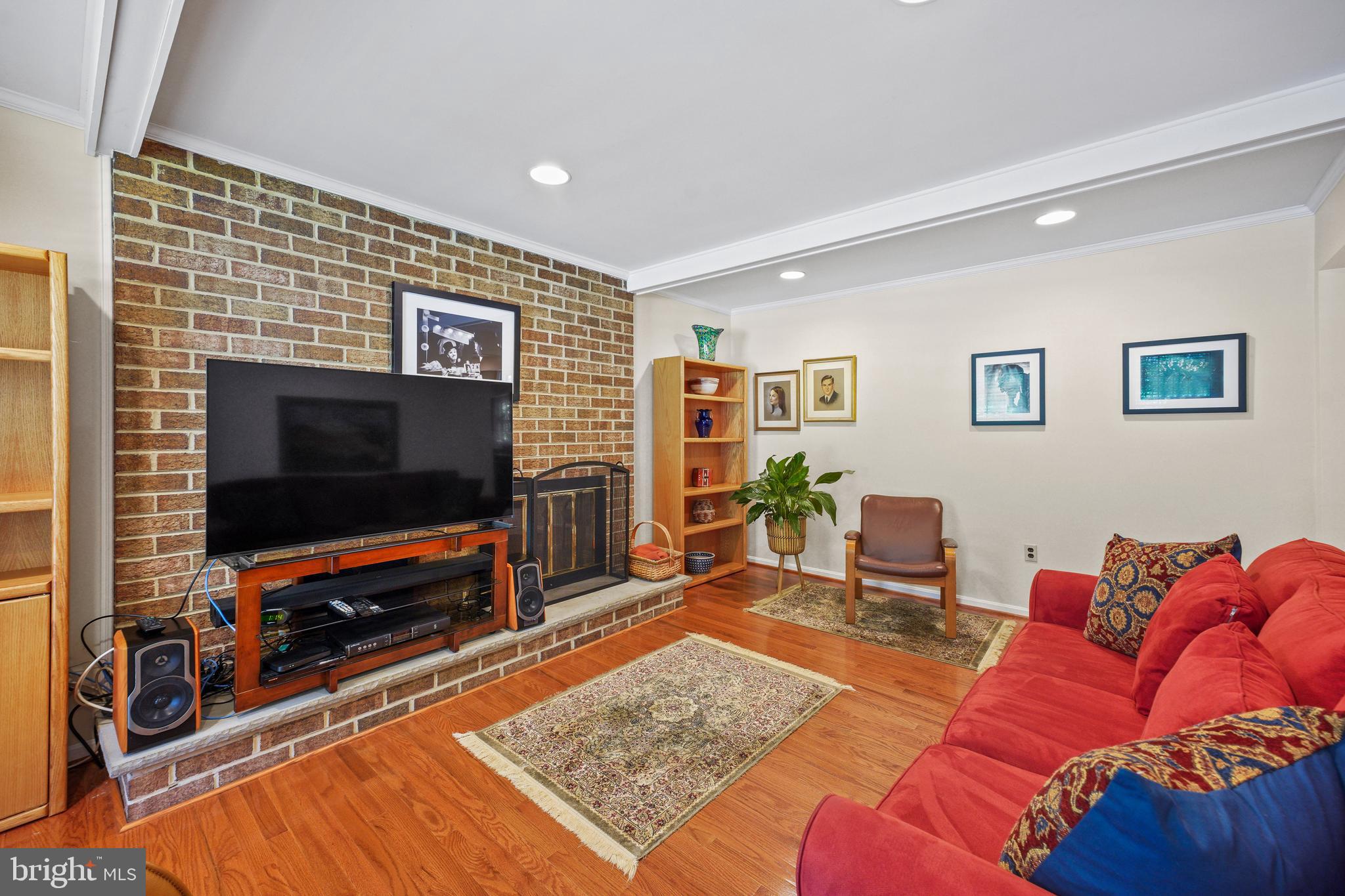 204 STONEGATE DRIVE
