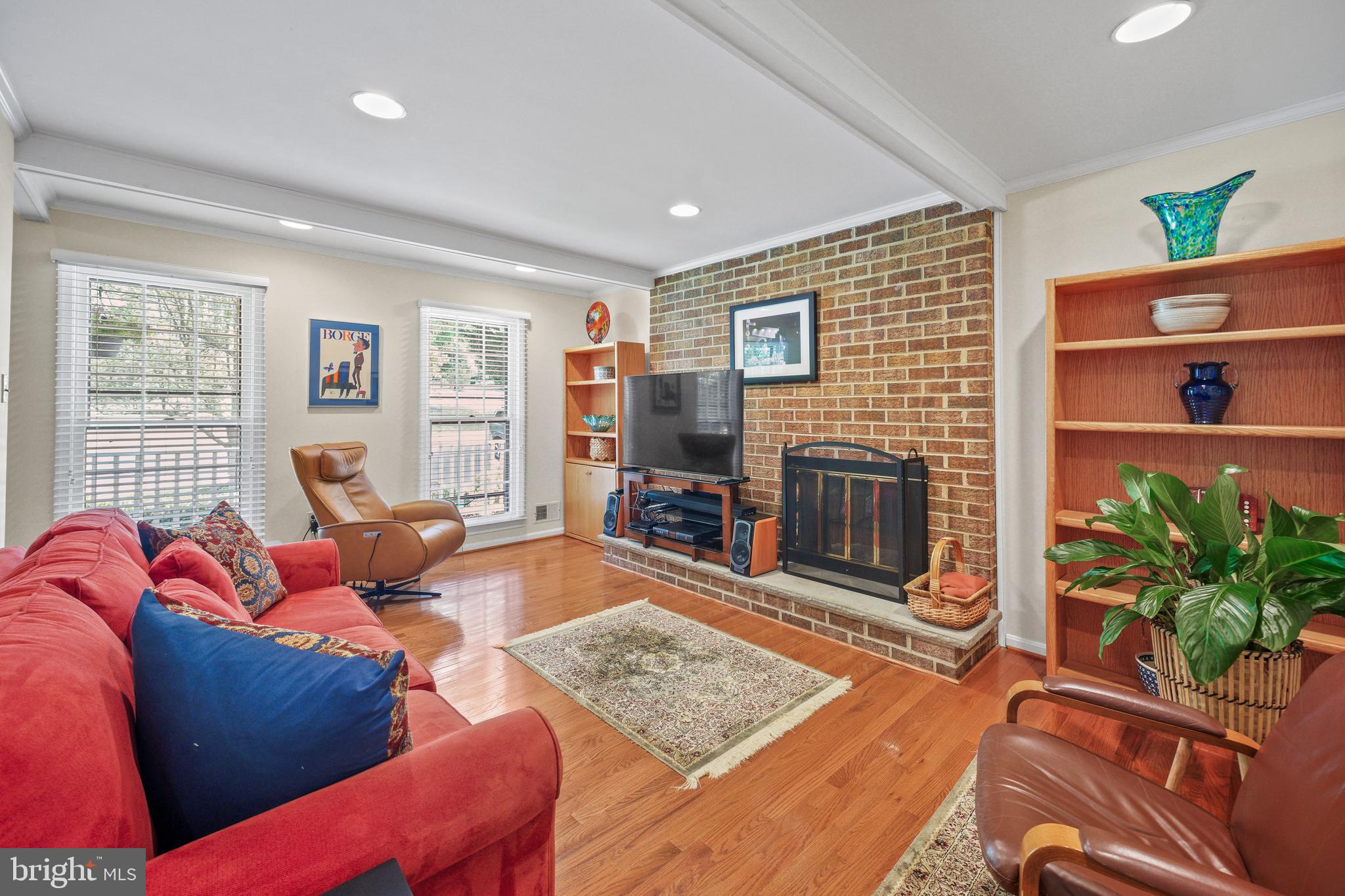 204 STONEGATE DRIVE