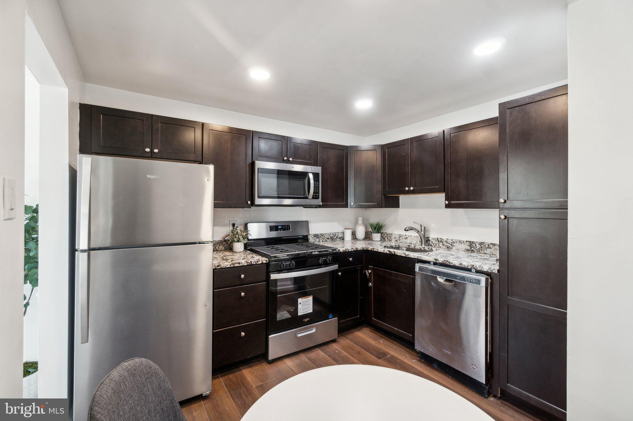 10136 LITTLE POND PLACE 6