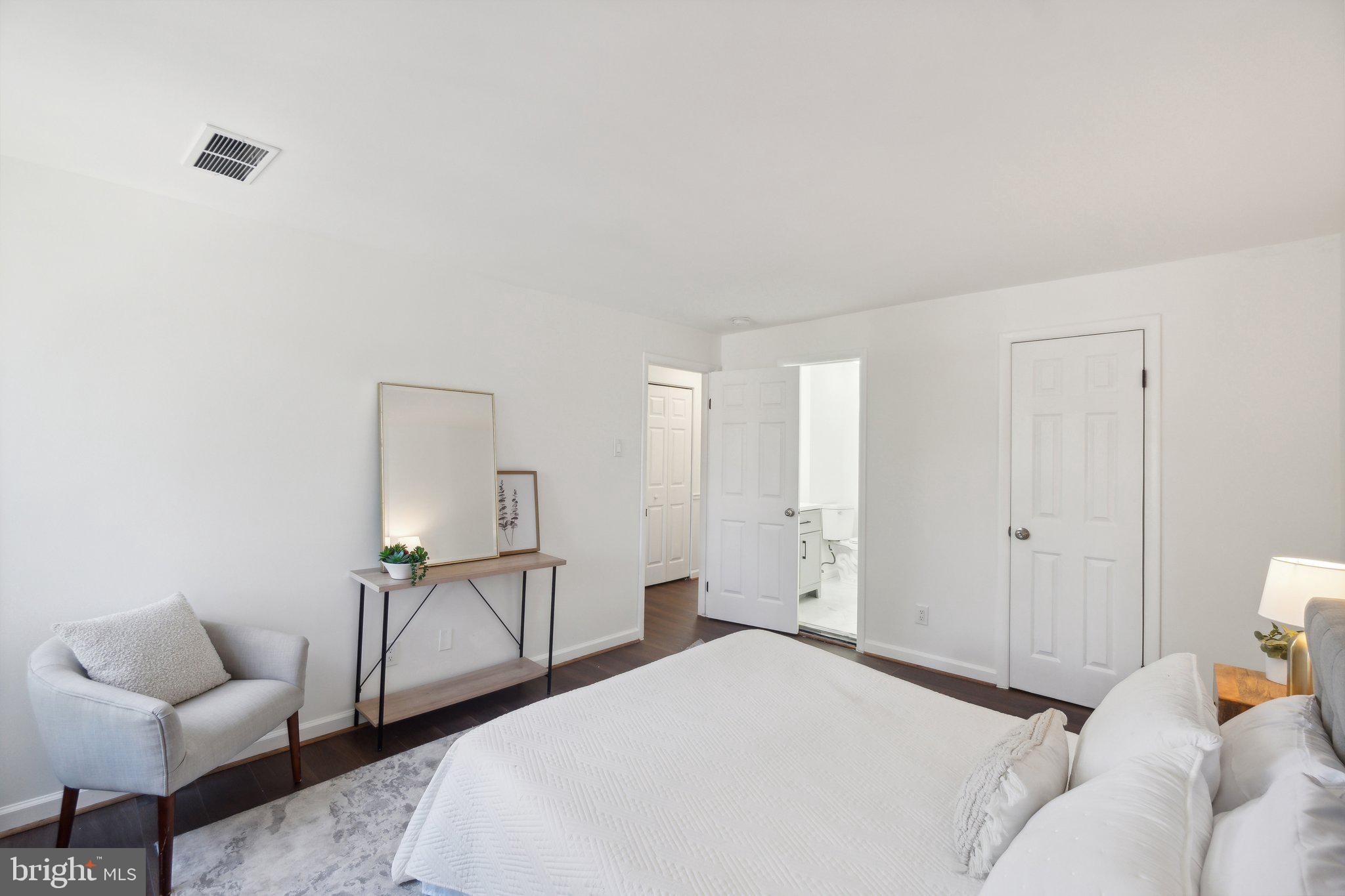 10136 LITTLE POND PLACE 6