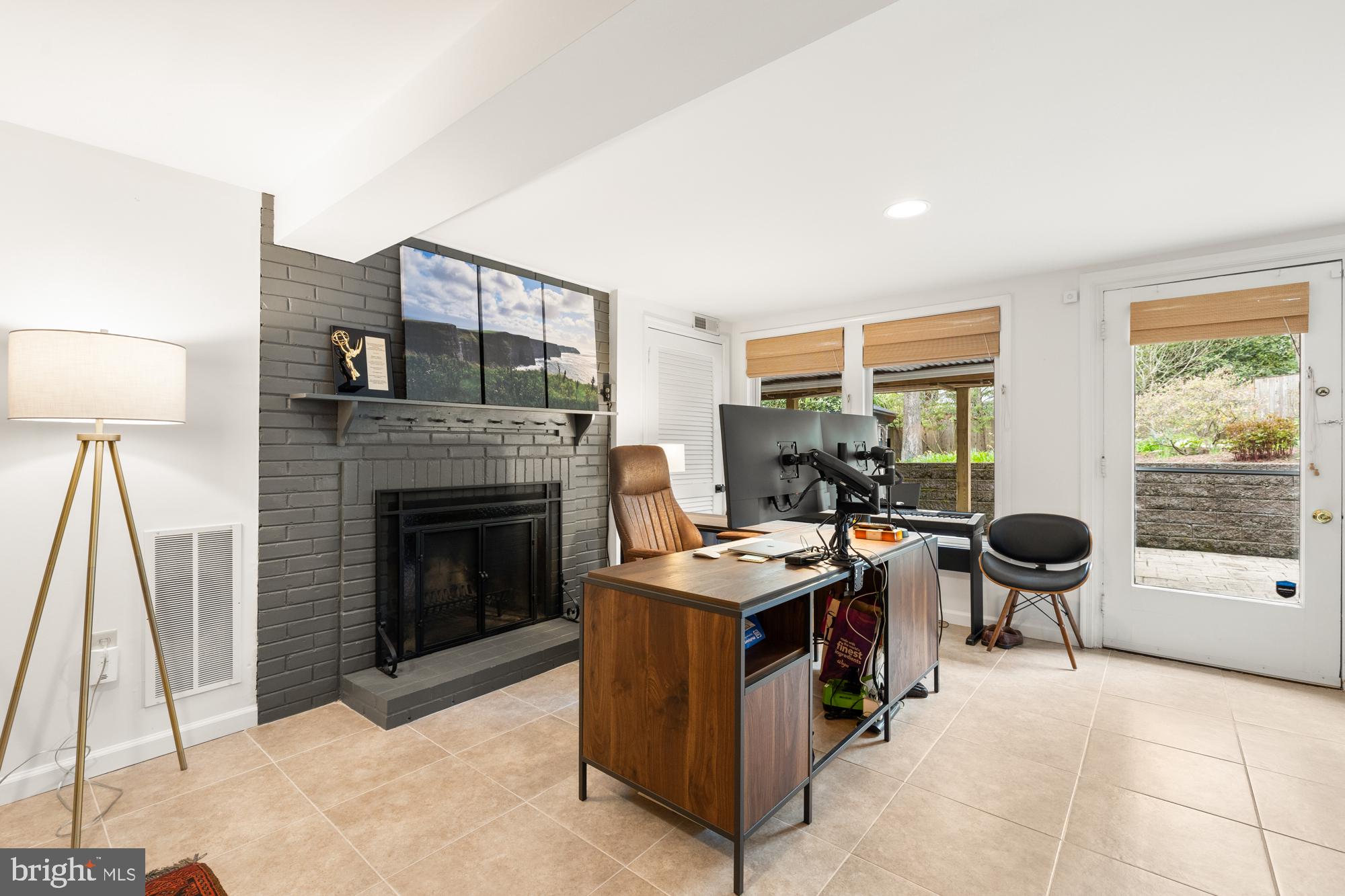9302 EWING DRIVE