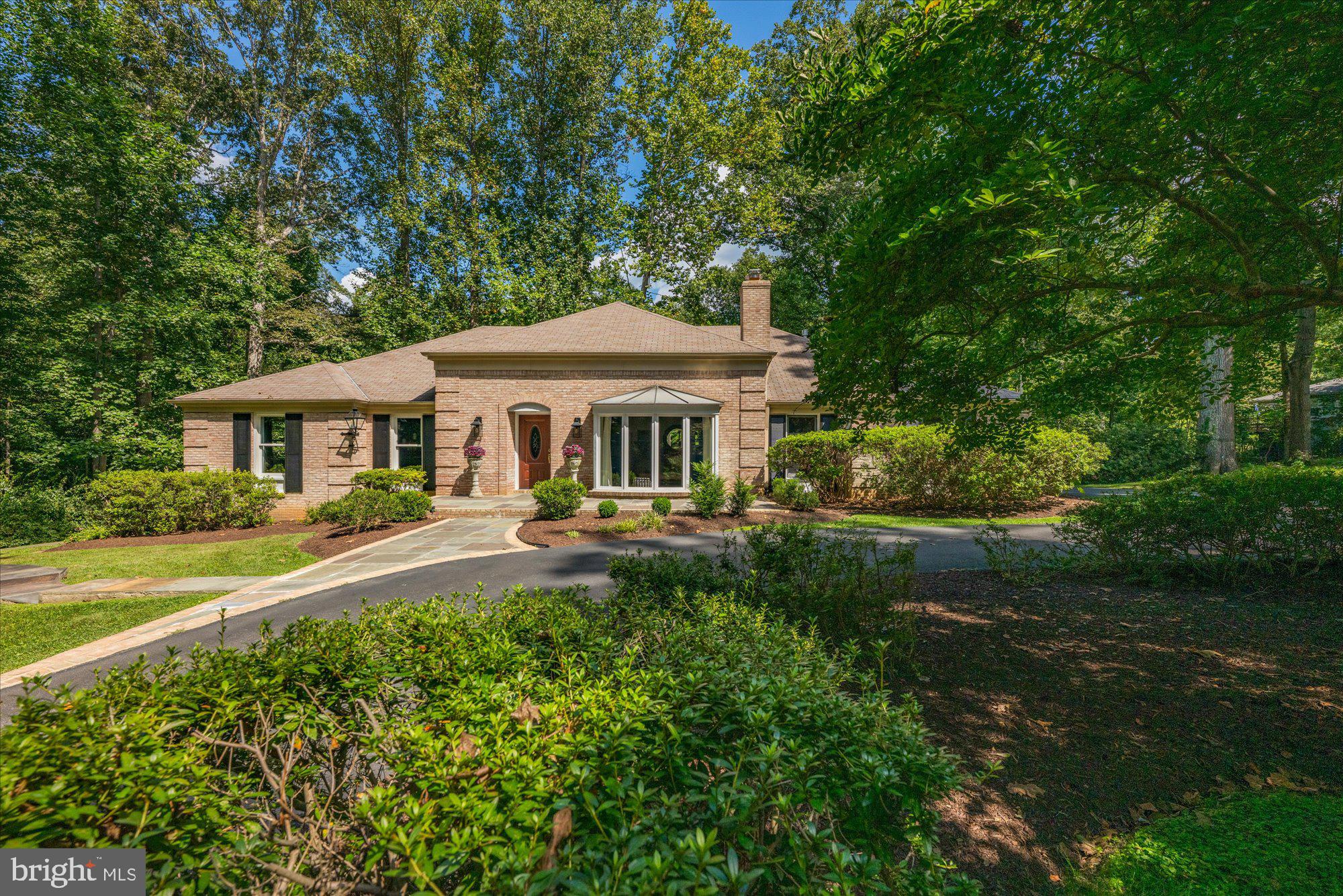 9225 ALDERSHOT DRIVE