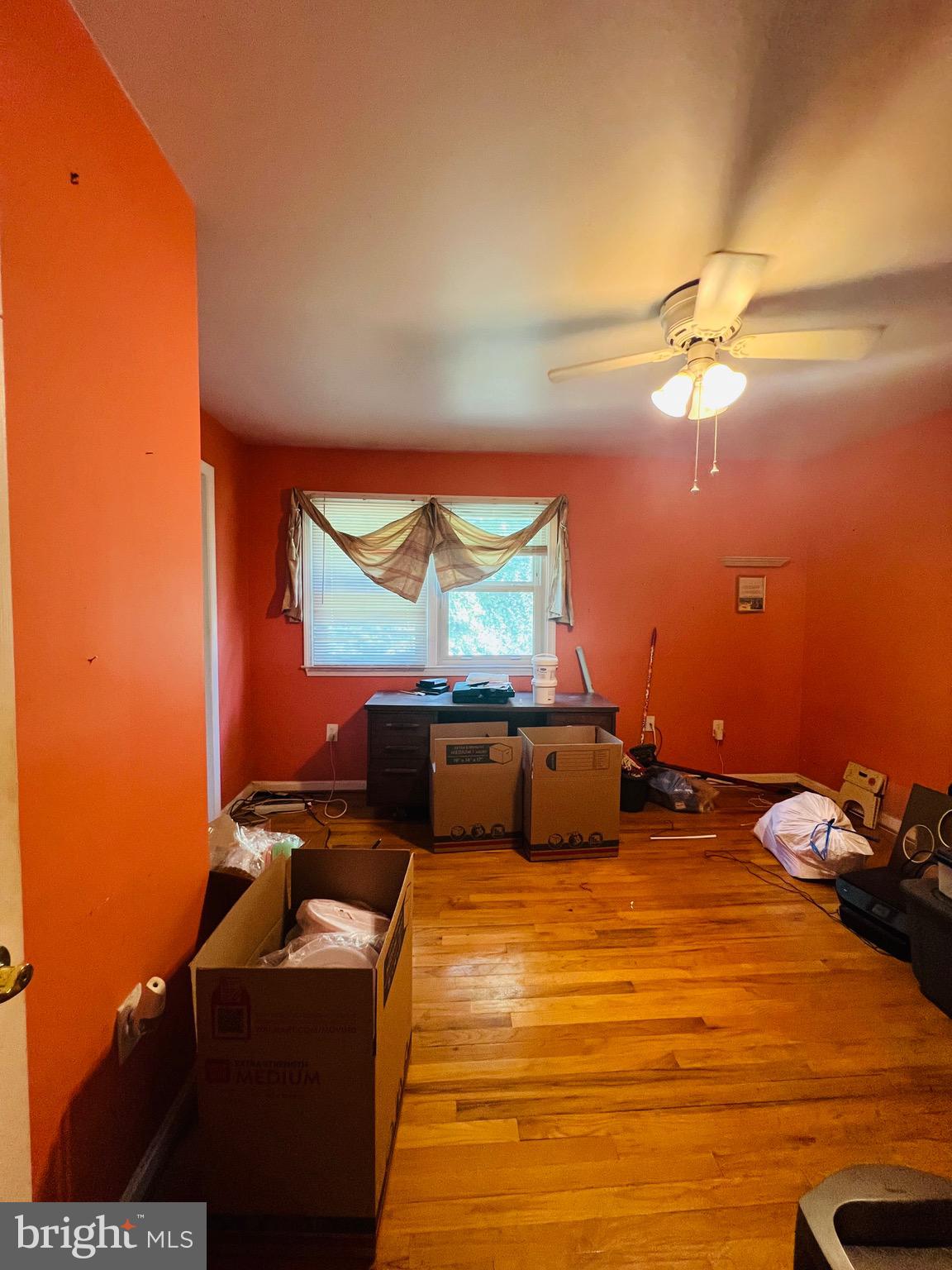 4914 WOODFORD LANE