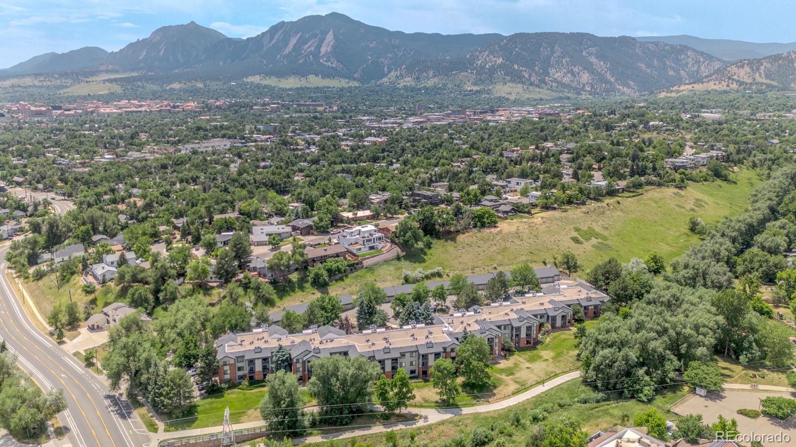 2727 Folsom Street Unit: 210