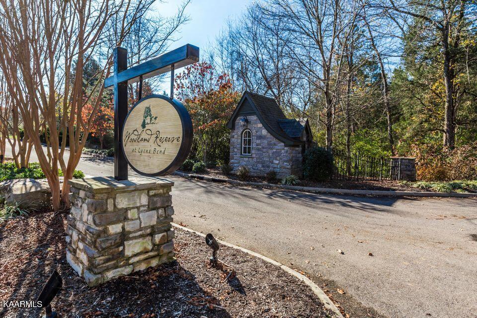 2307 Woodland Reserve Lane