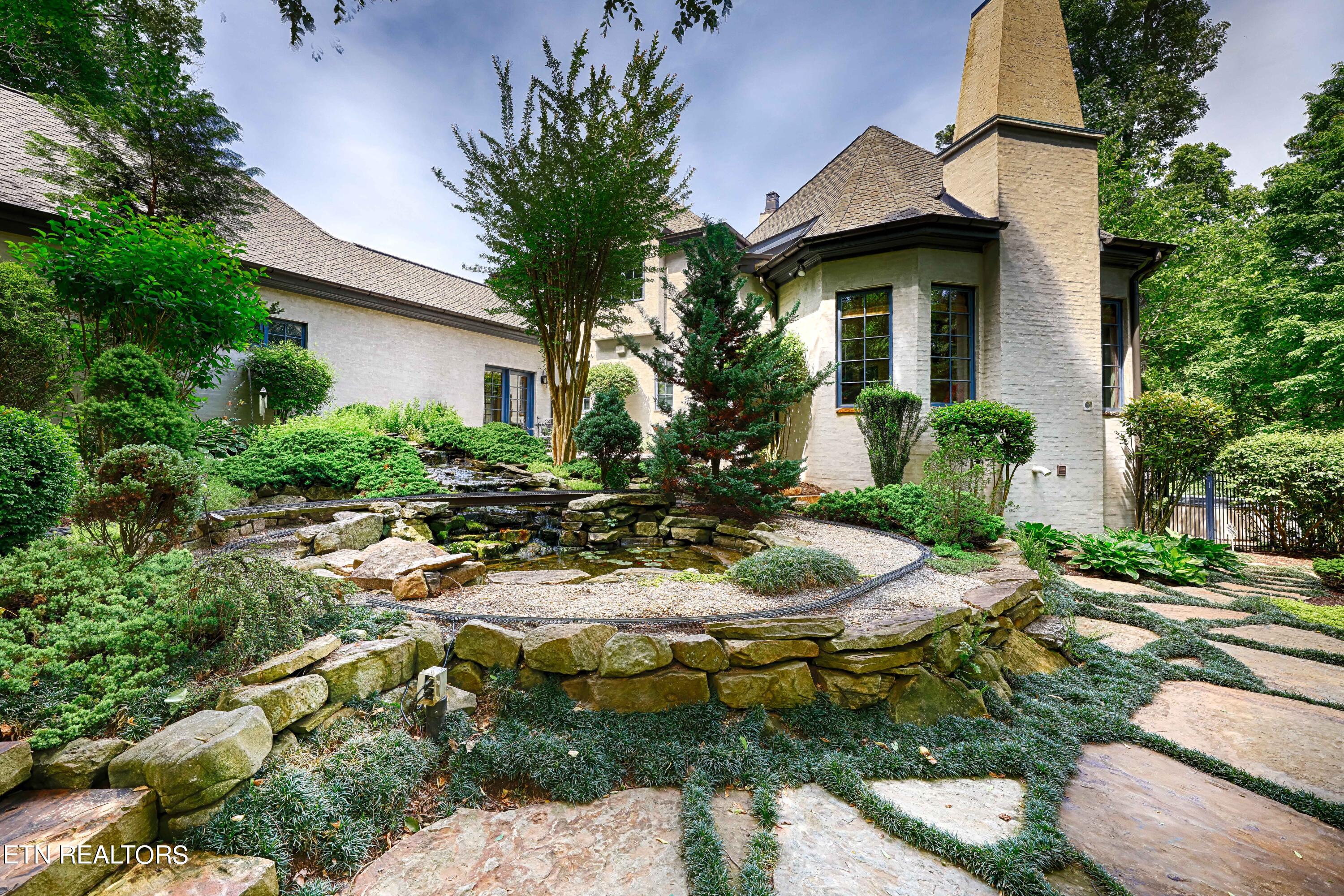 9300 Hidden Green Lane