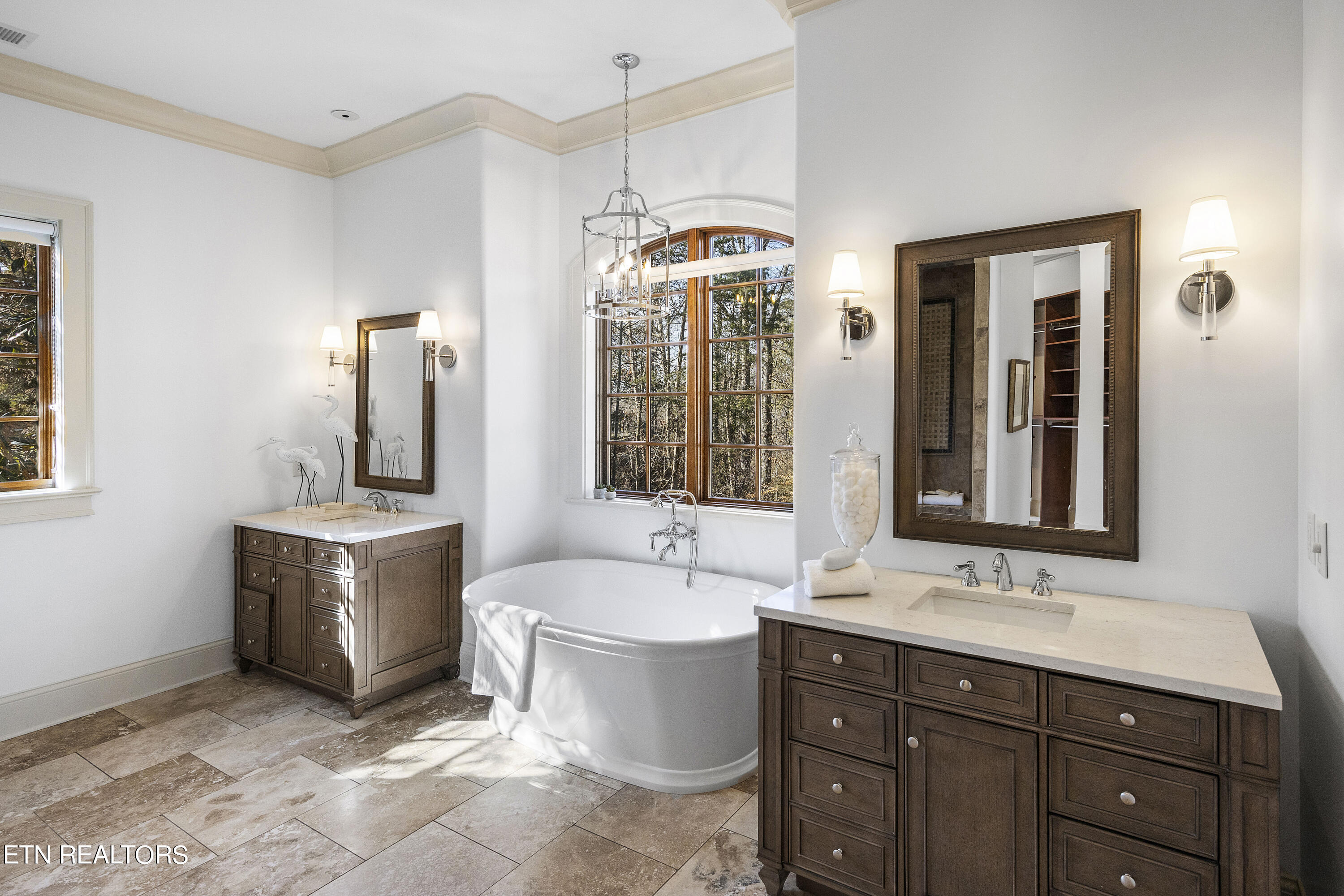 9300 Hidden Green Lane