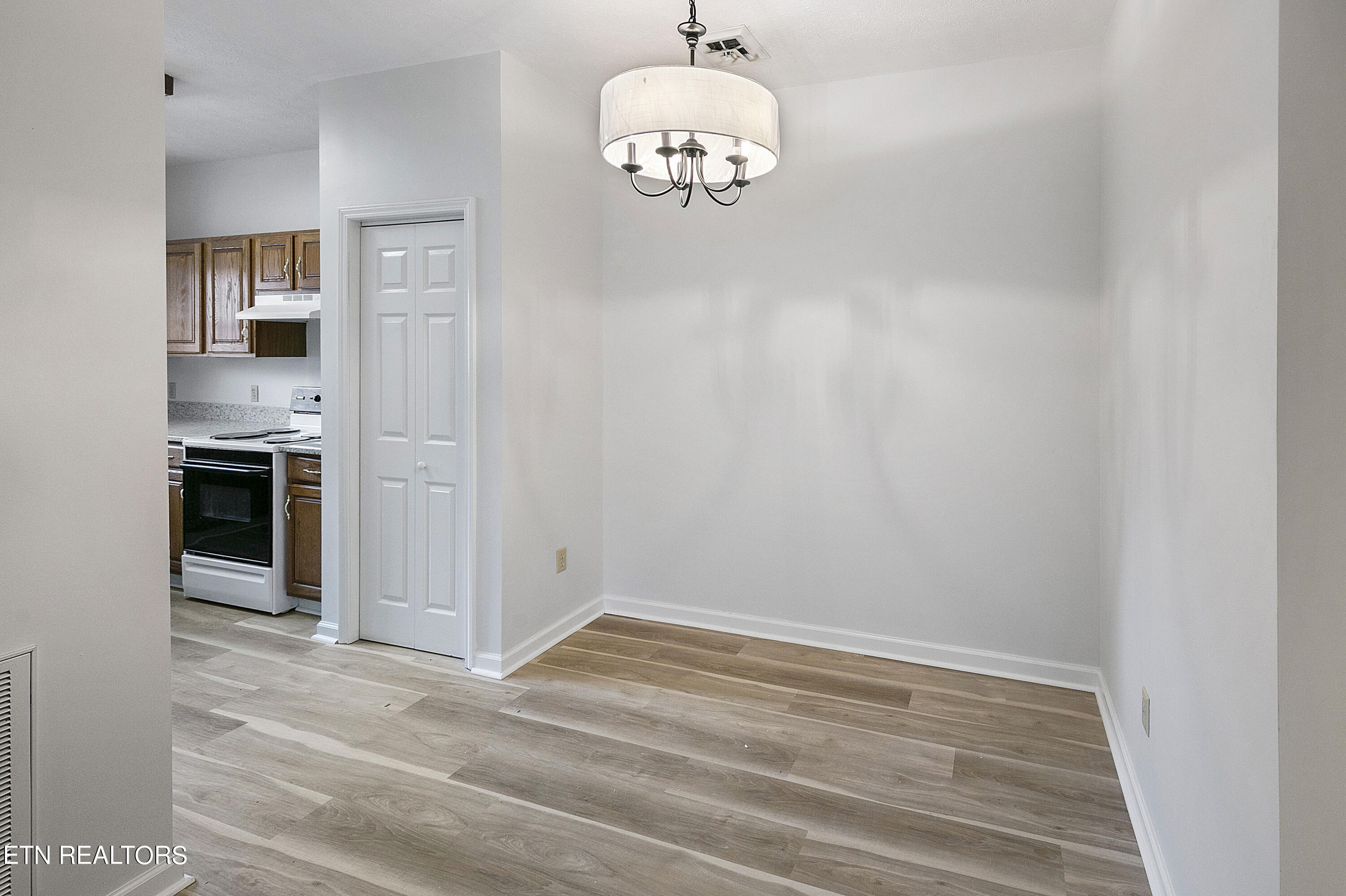 4805 Lyons View Pike, 301