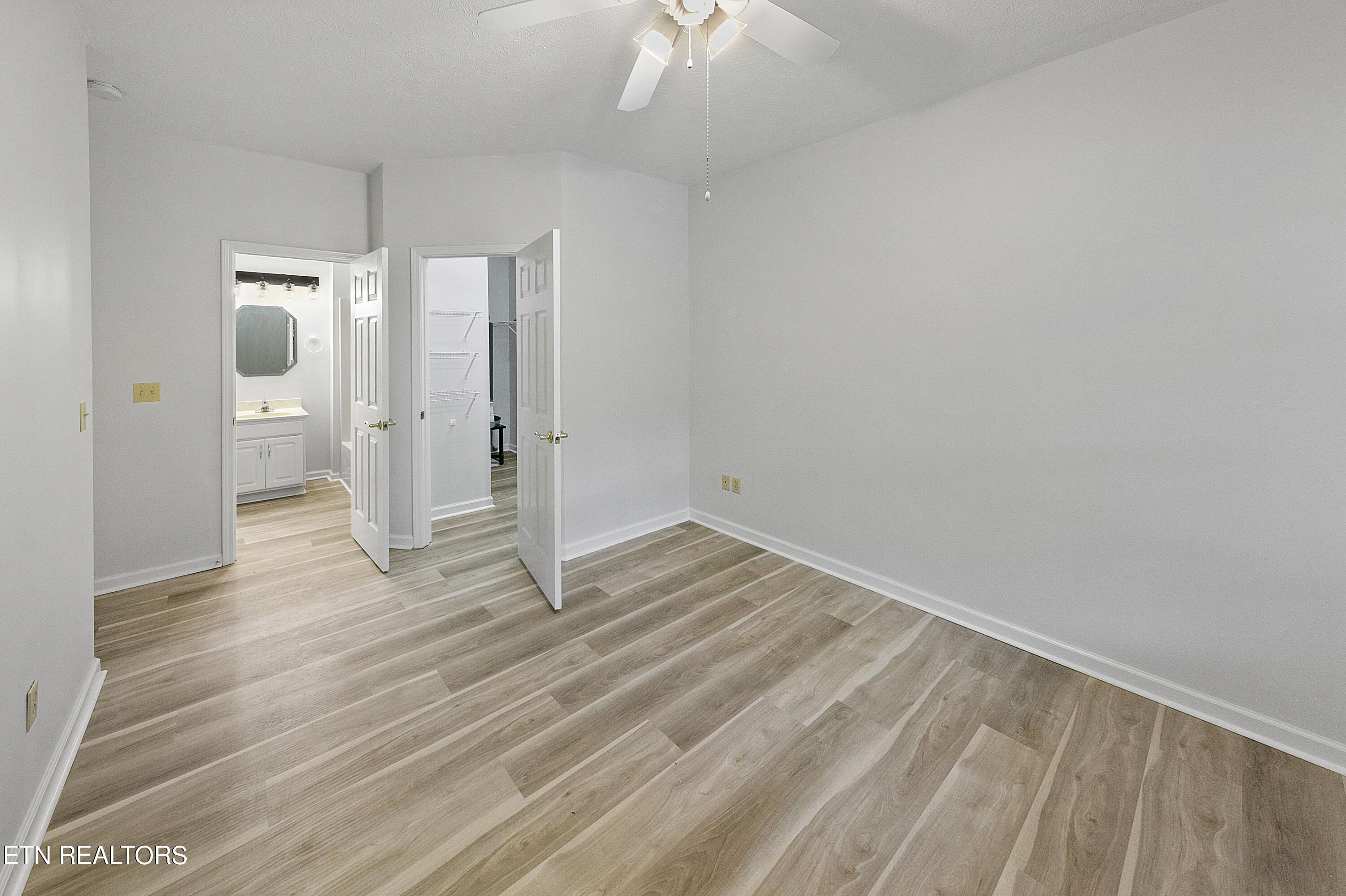 4805 Lyons View Pike, 301