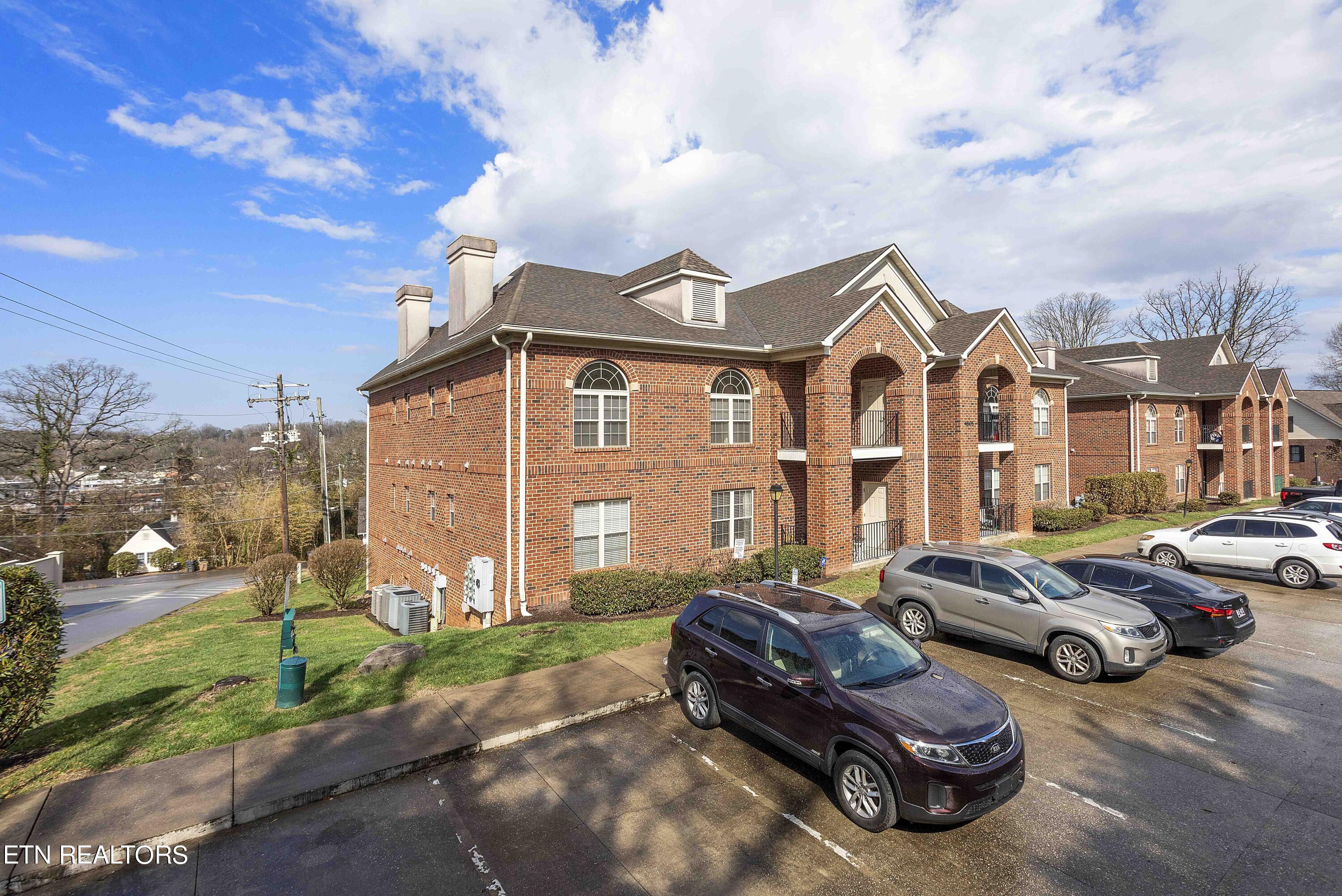 4805 Lyons View Pike, 301