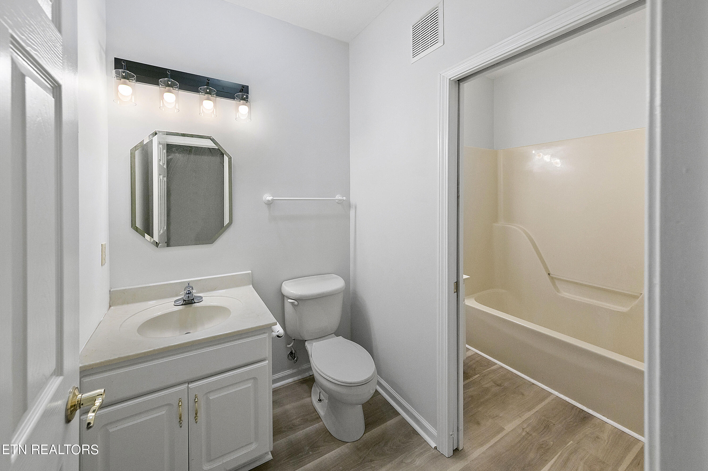 4805 Lyons View Pike, 301