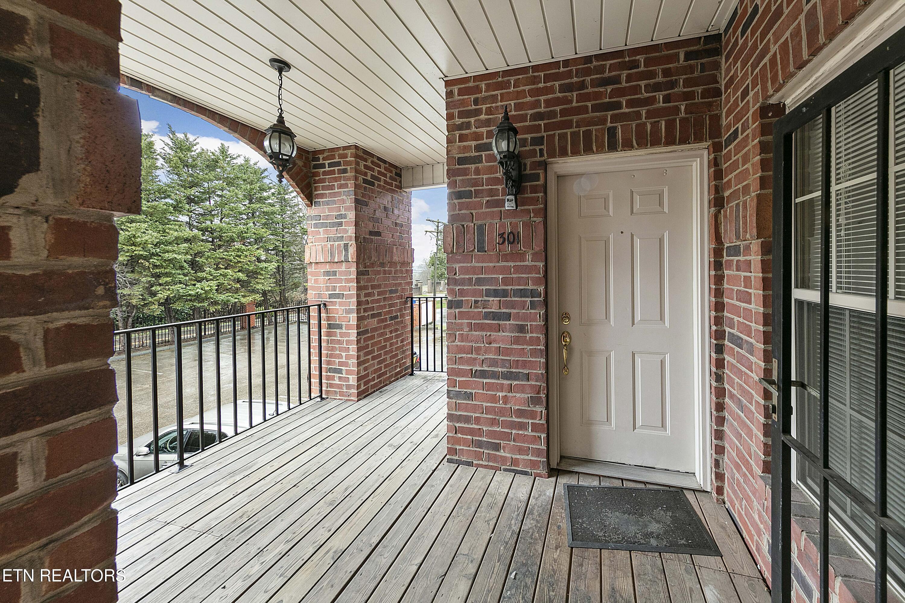 4805 Lyons View Pike, 301