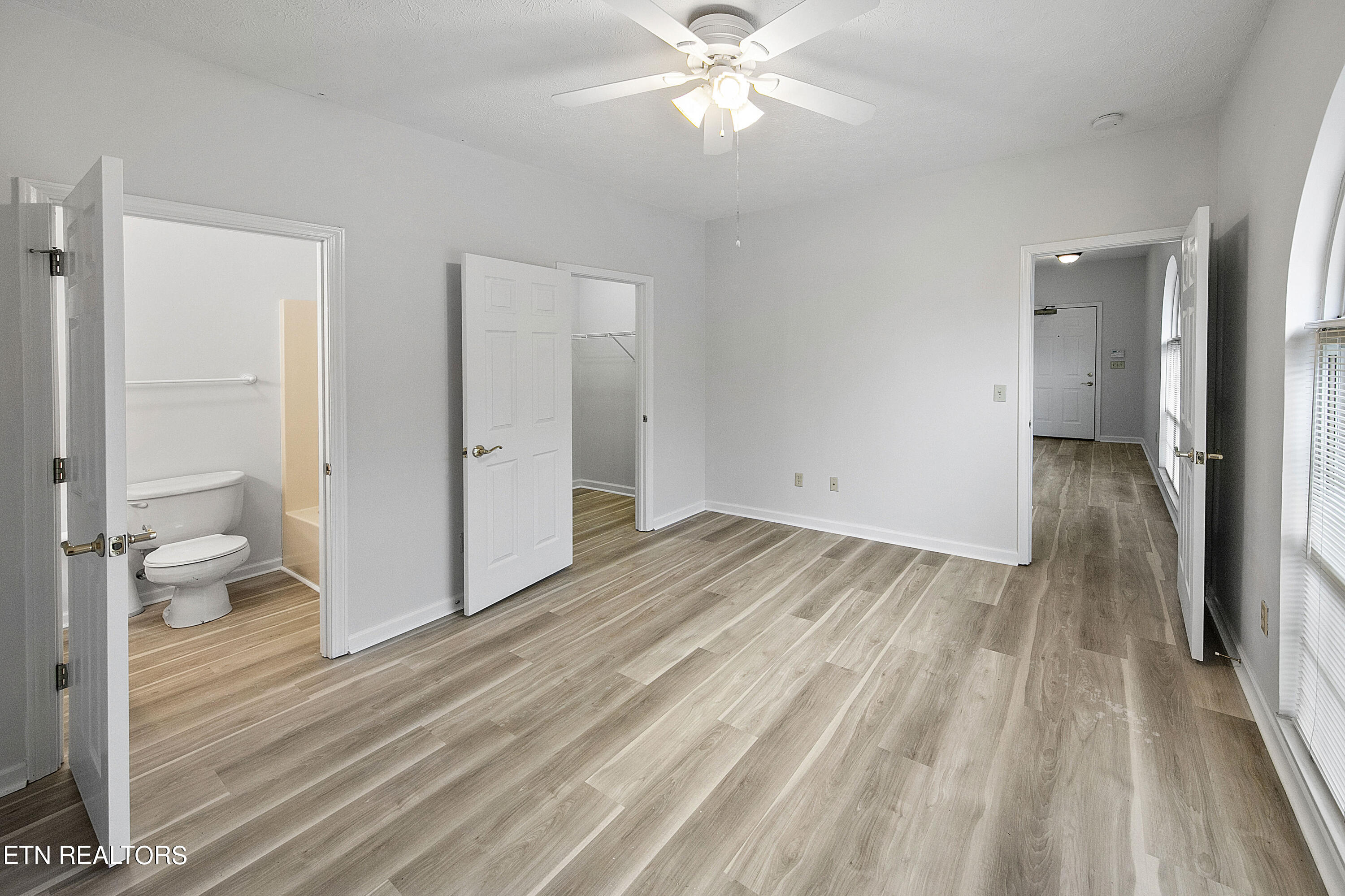 4805 Lyons View Pike, 301