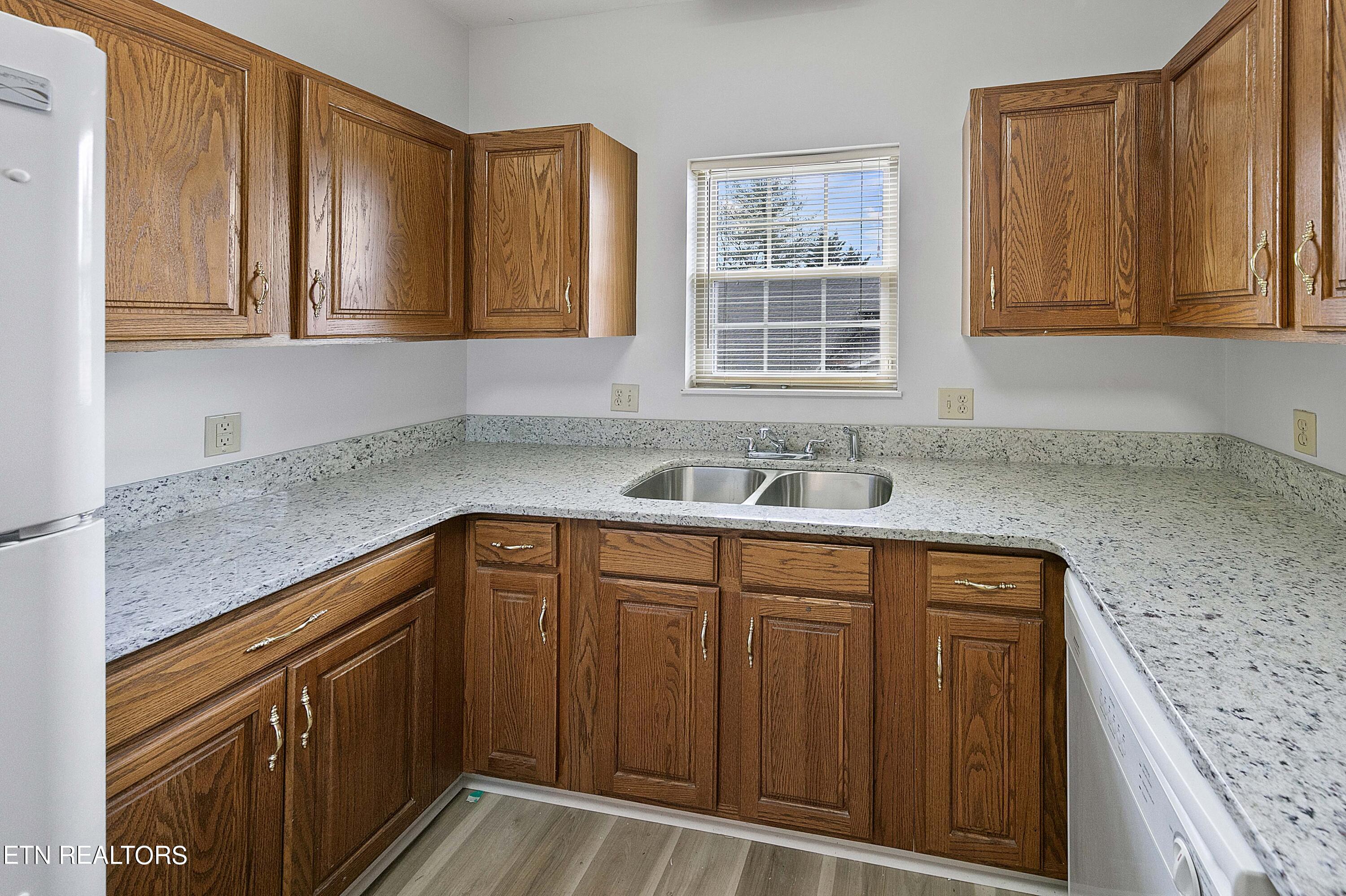 4805 Lyons View Pike, 301