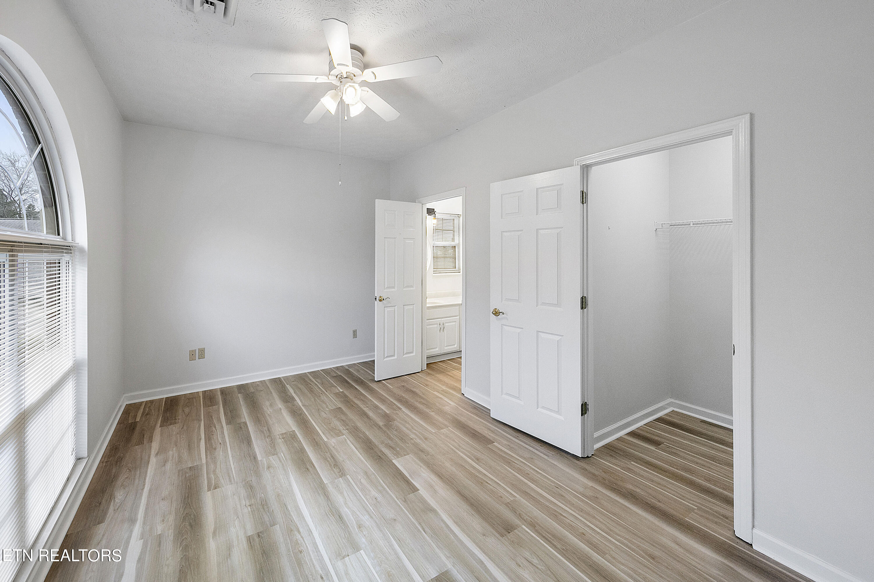 4805 Lyons View Pike, 301