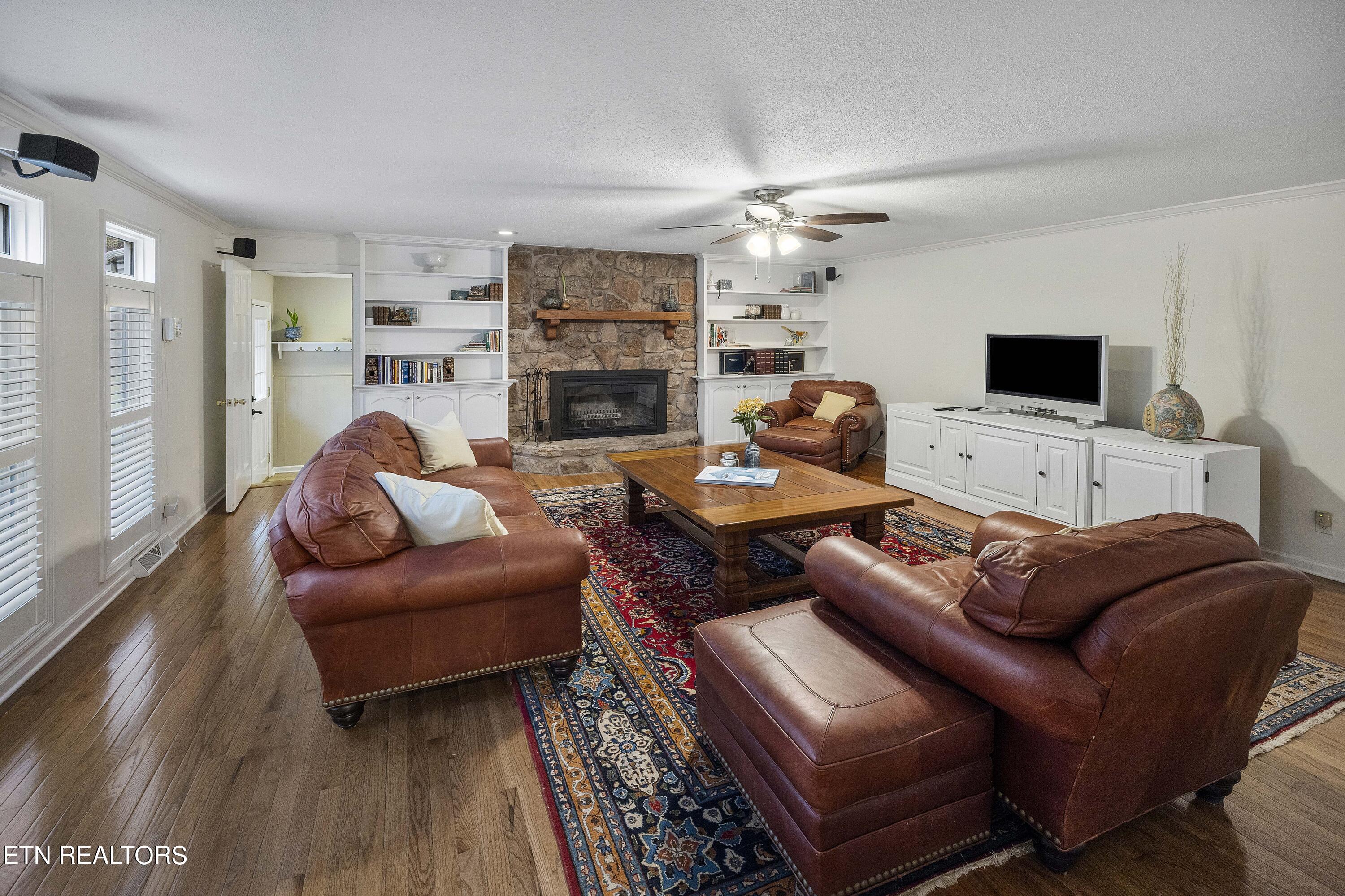 1708 Cove Creek Lane