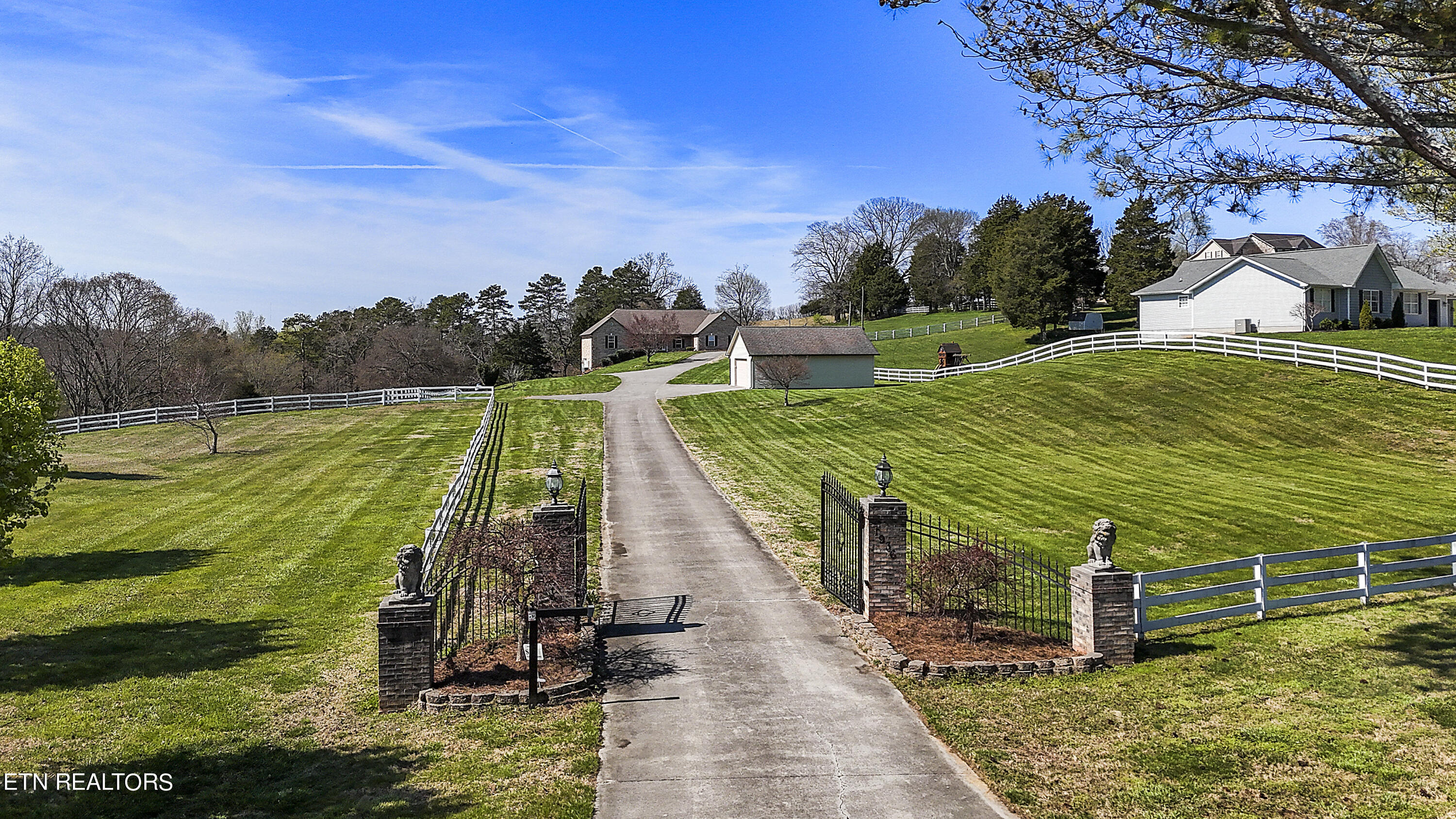 1936 Scenic Meadow Way