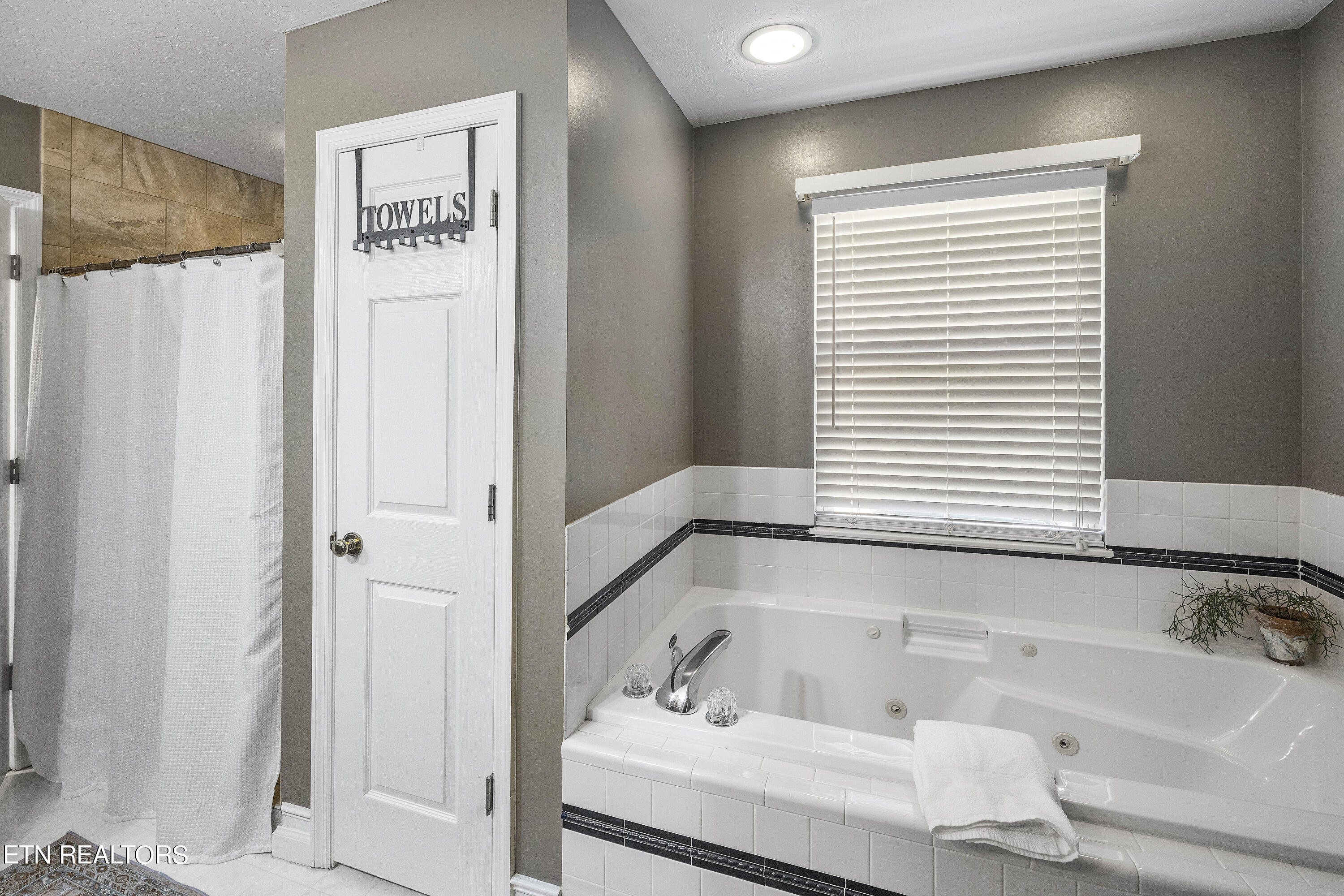 1936 Scenic Meadow Way