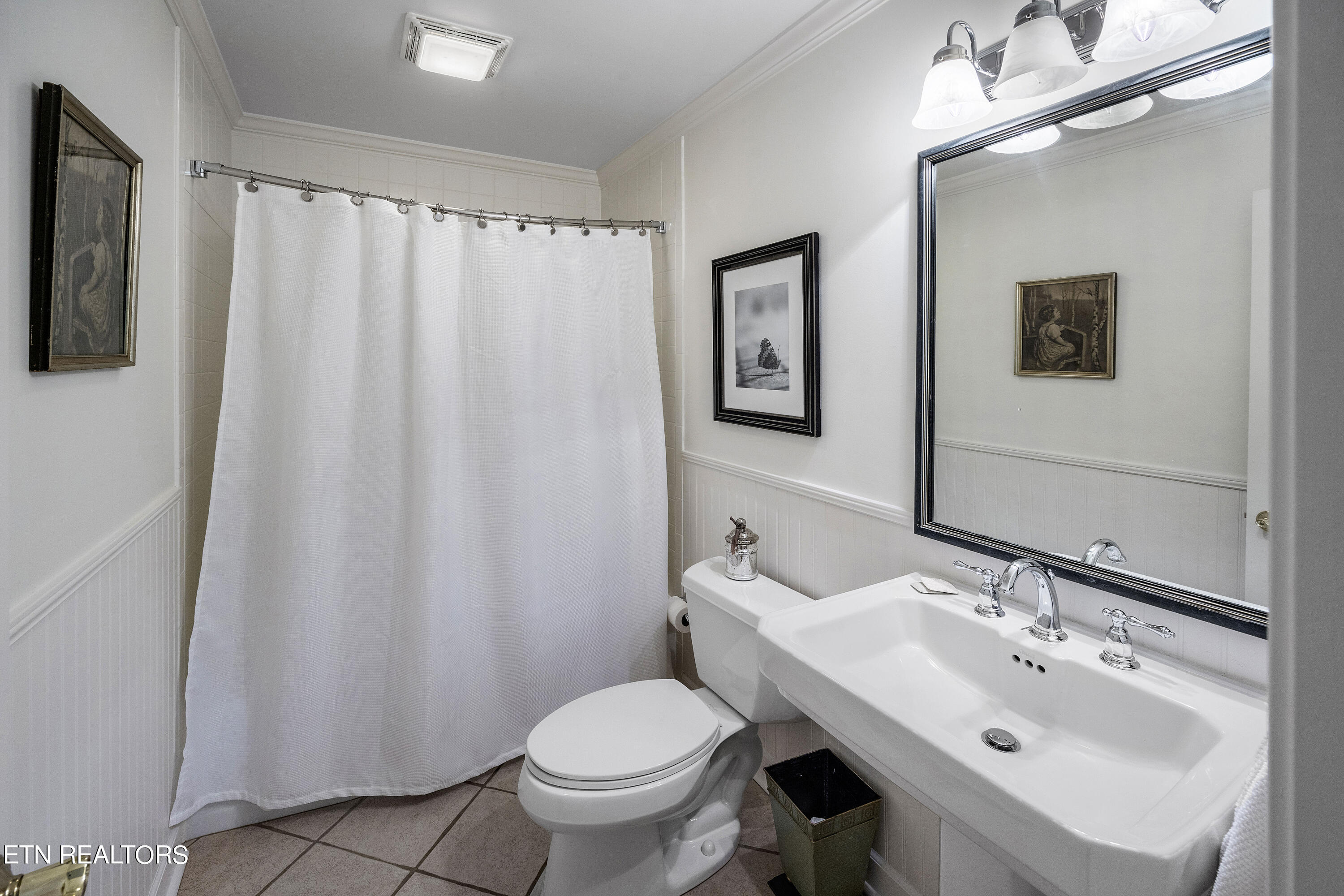 6809 Glenbrook Drive