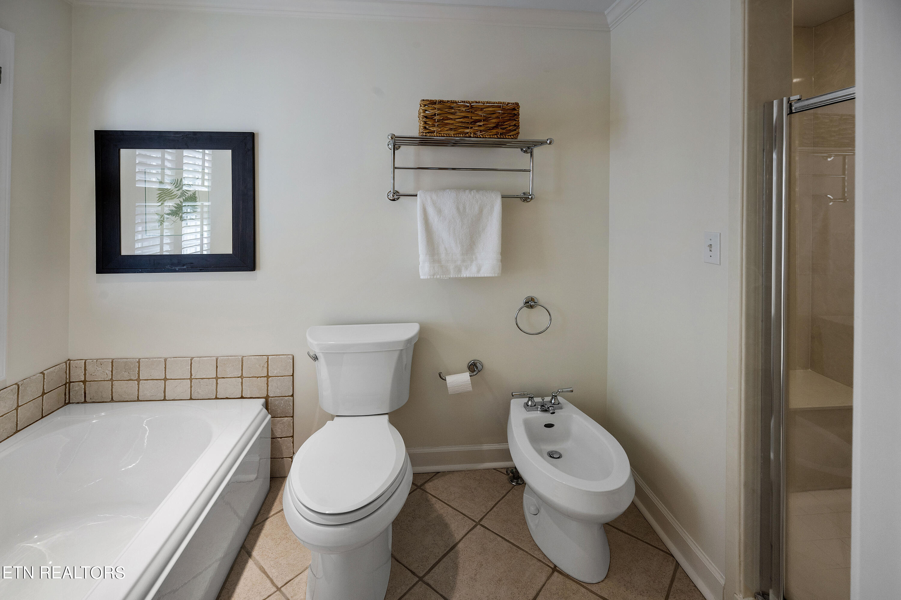 6809 Glenbrook Drive