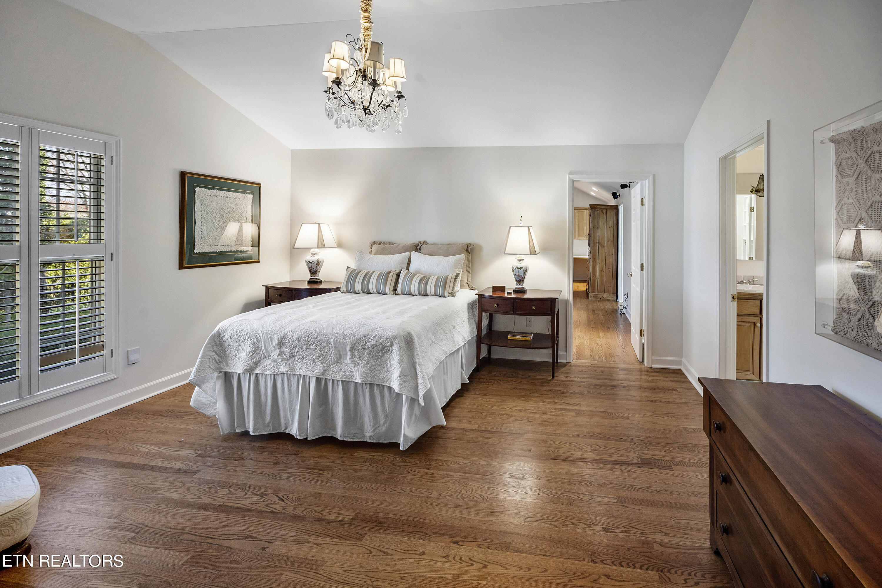 6809 Glenbrook Drive