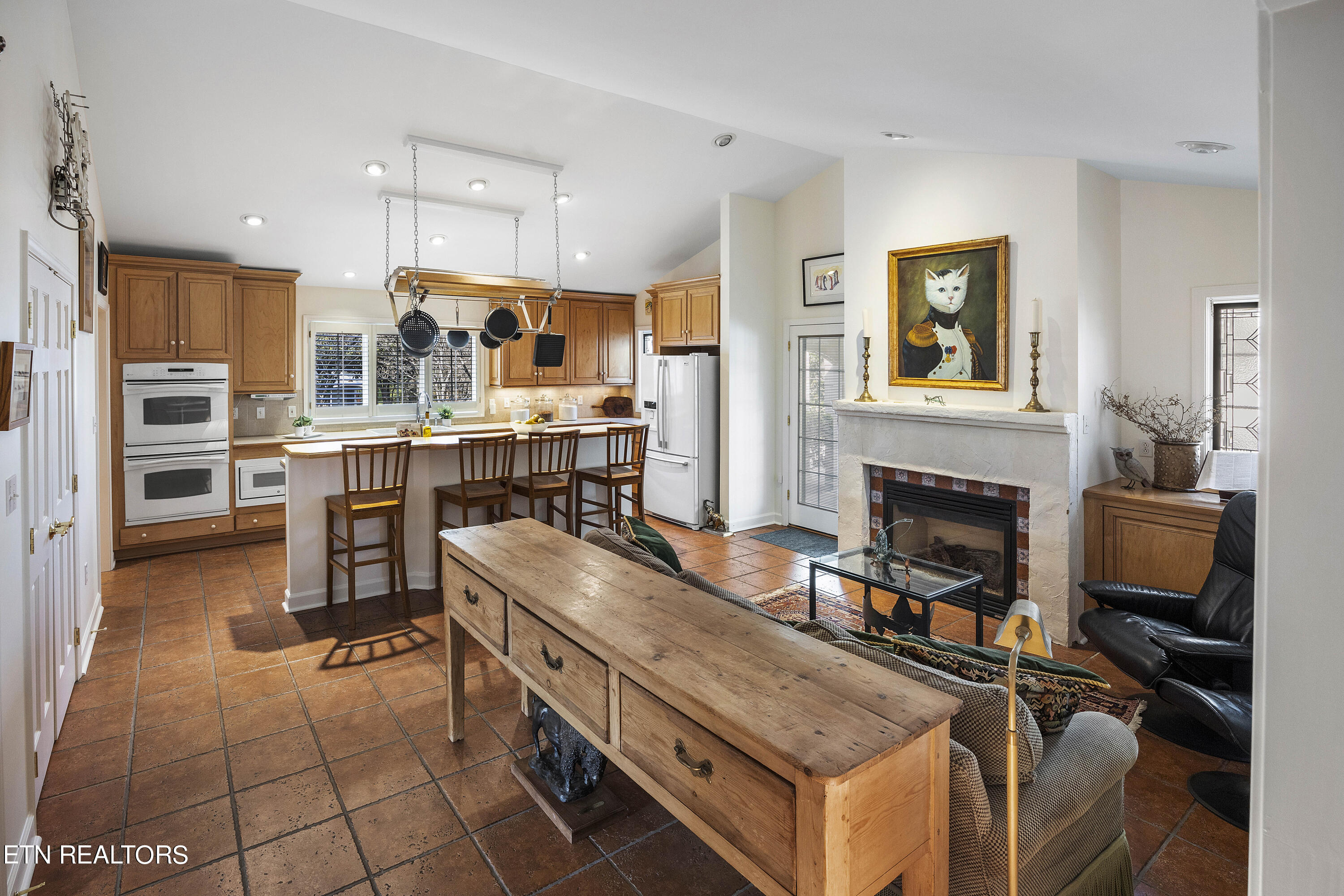 6809 Glenbrook Drive