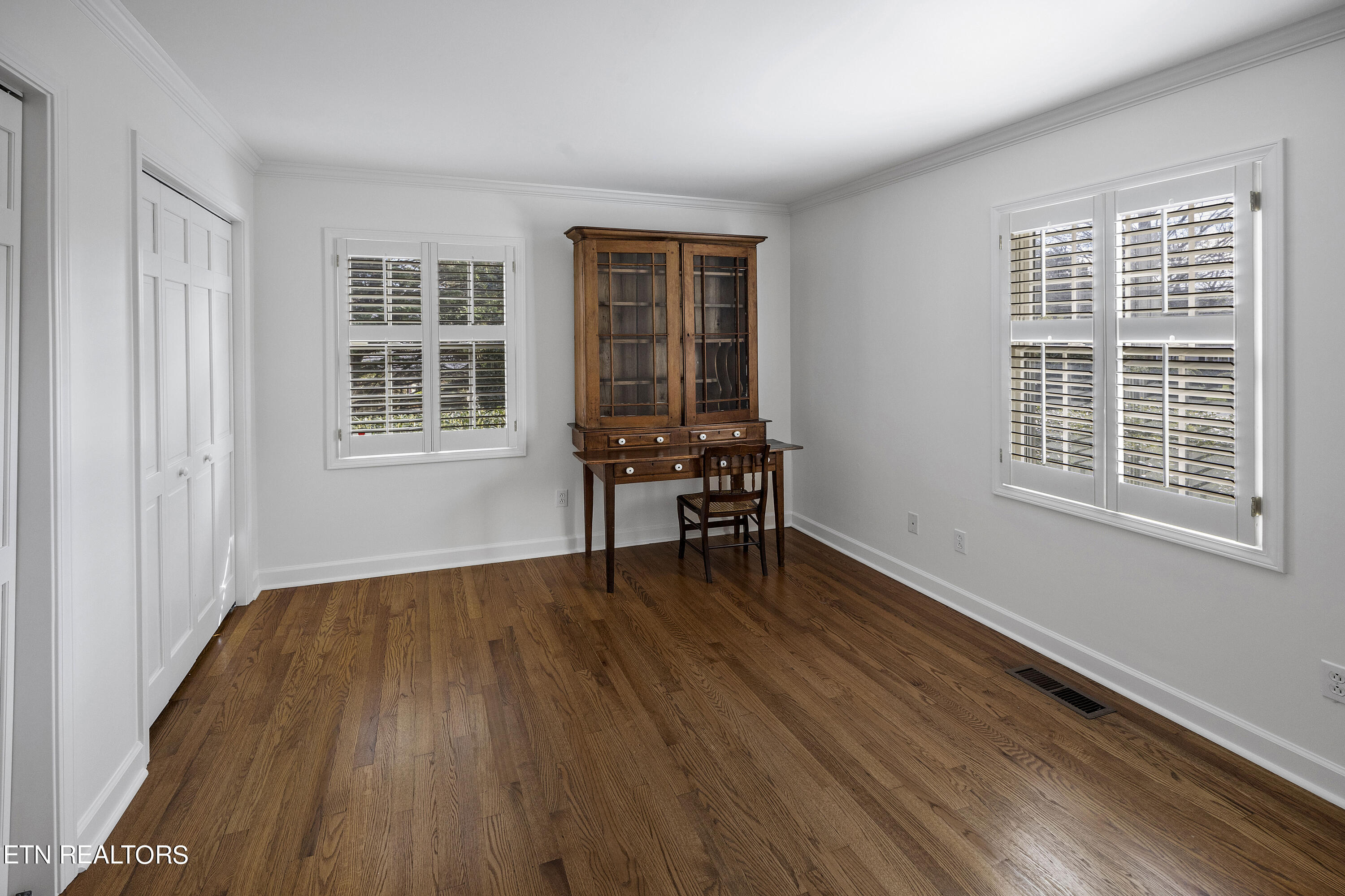 6809 Glenbrook Drive