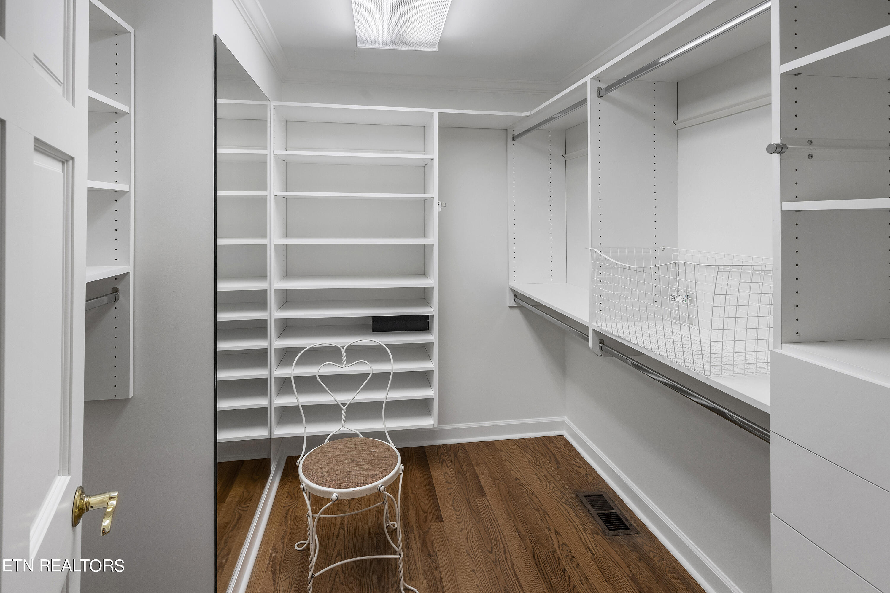 6809 Glenbrook Drive