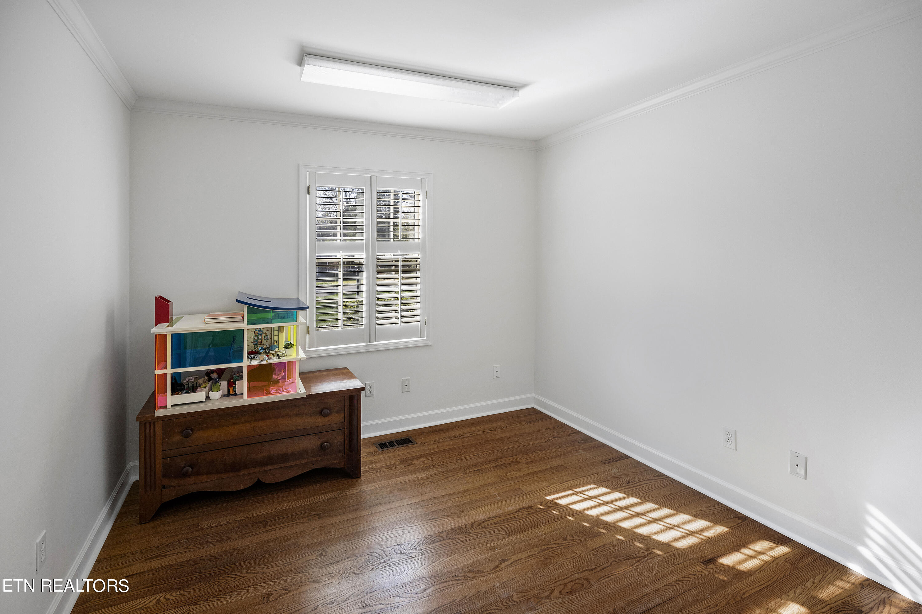 6809 Glenbrook Drive