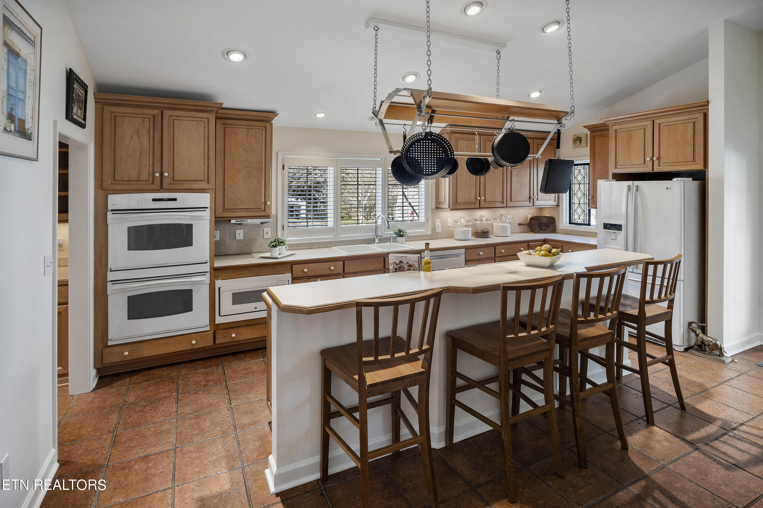 6809 Glenbrook Drive