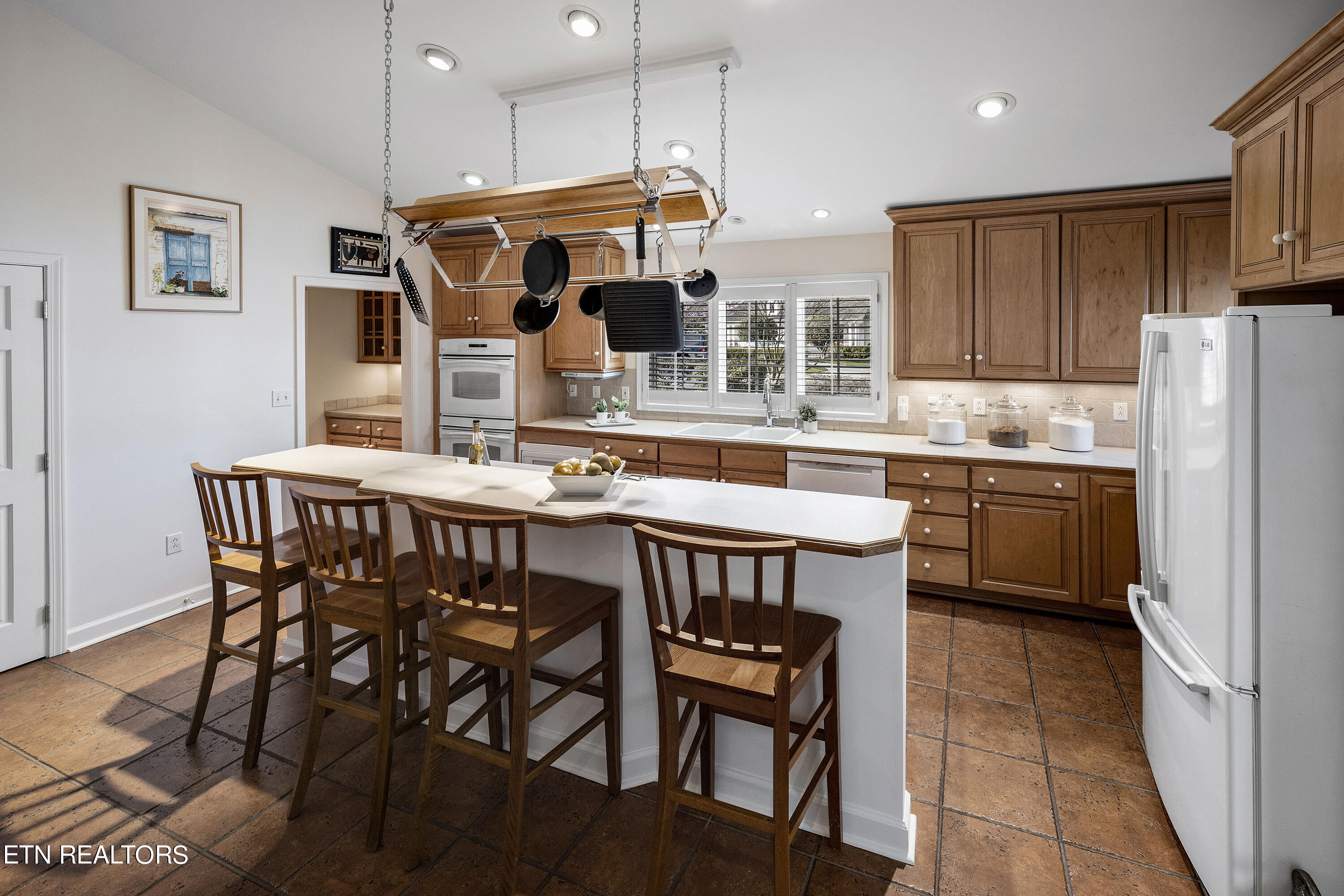 6809 Glenbrook Drive