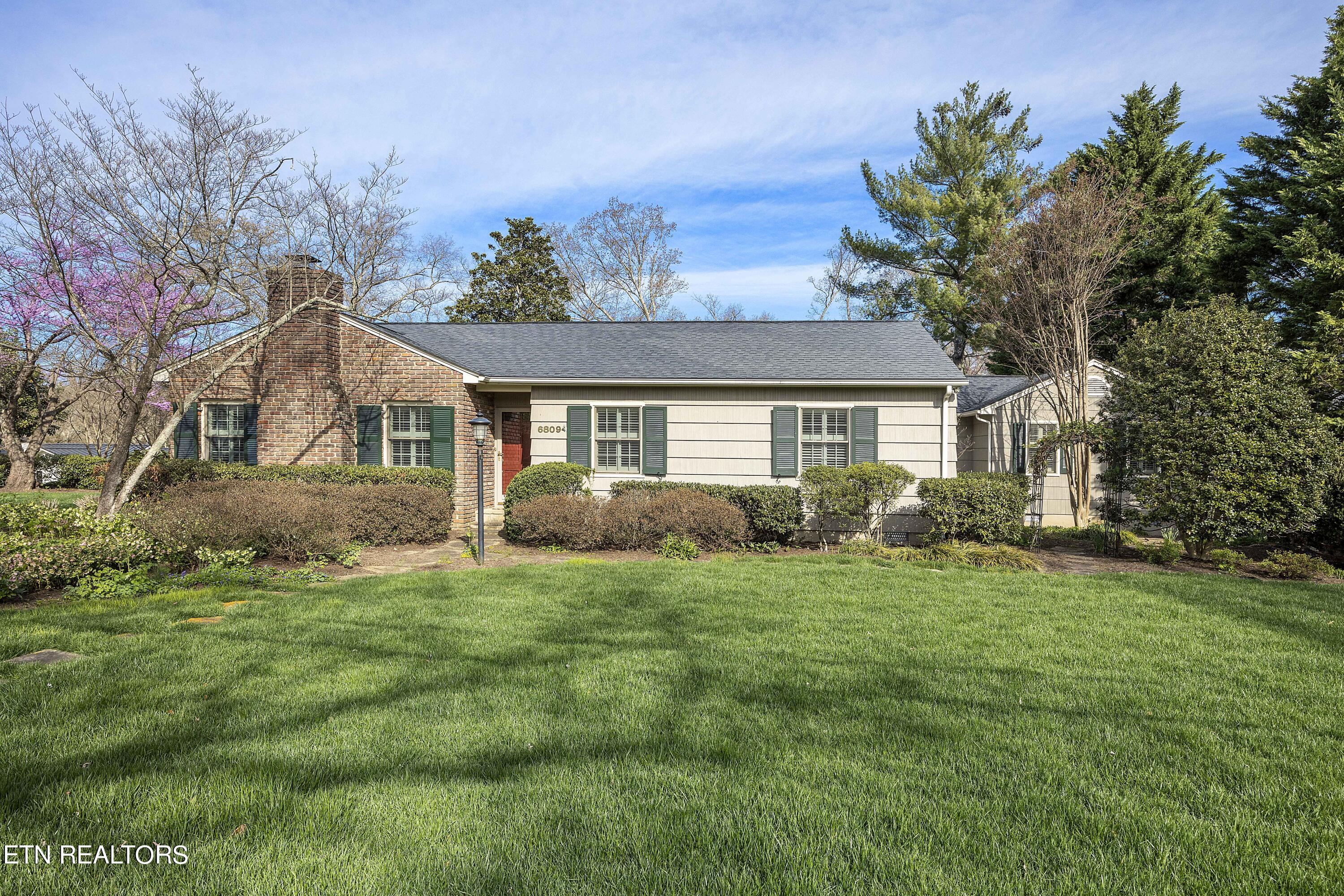 6809 Glenbrook Drive