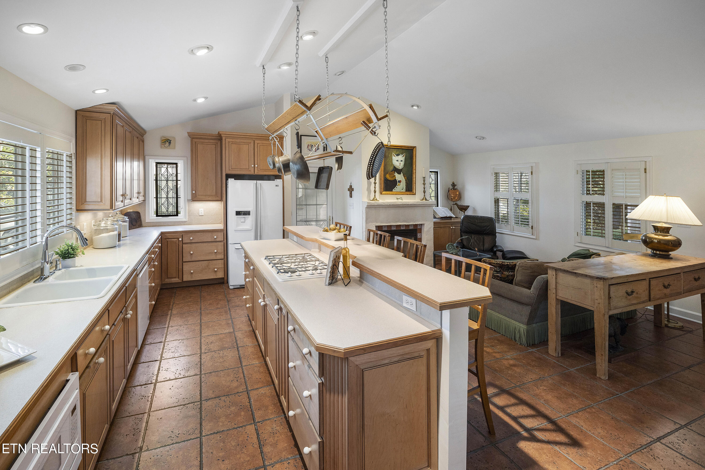 6809 Glenbrook Drive