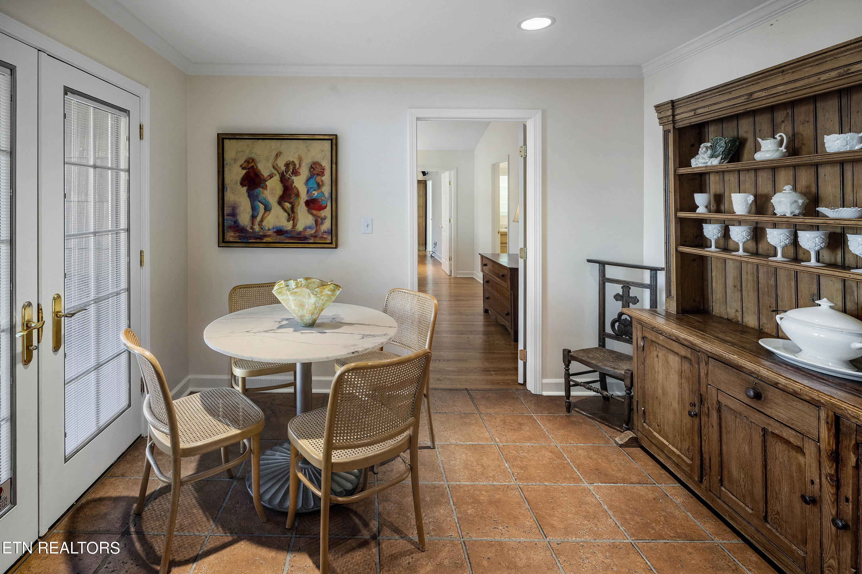 6809 Glenbrook Drive