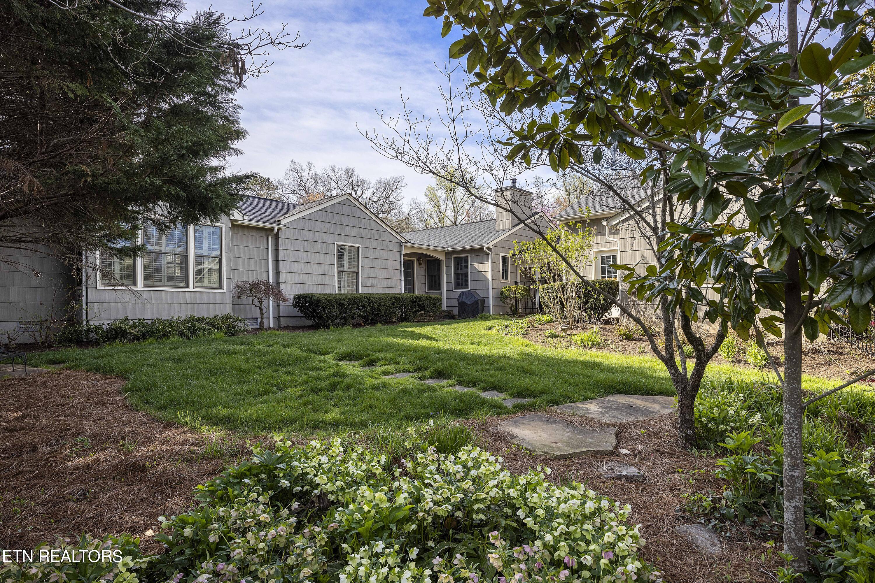 6809 Glenbrook Drive