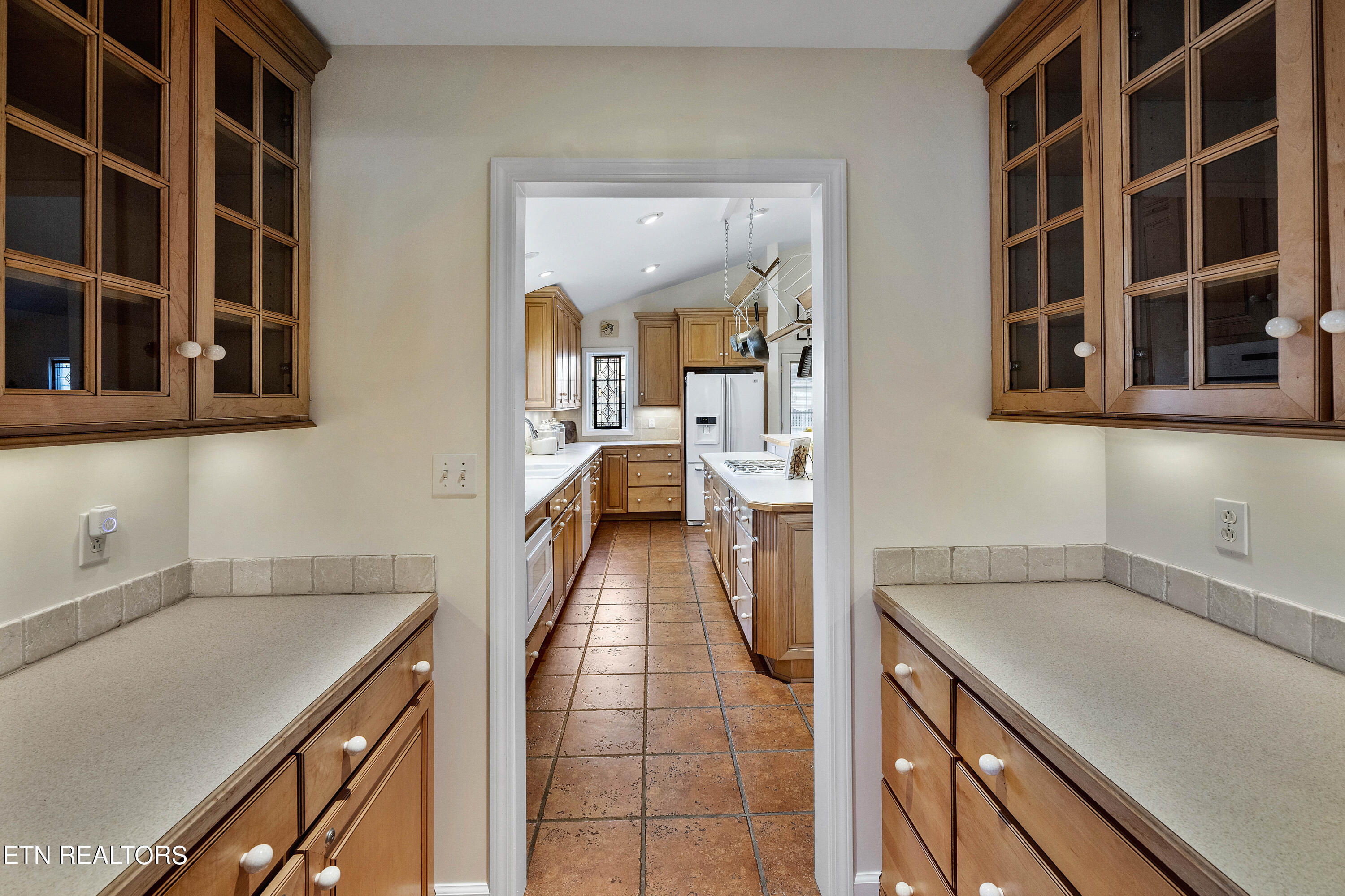 6809 Glenbrook Drive