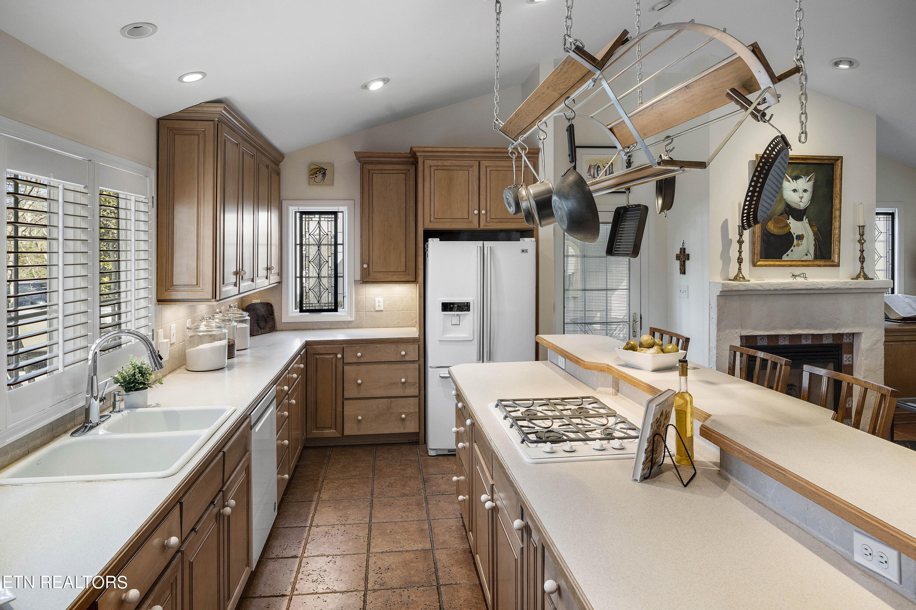 6809 Glenbrook Drive