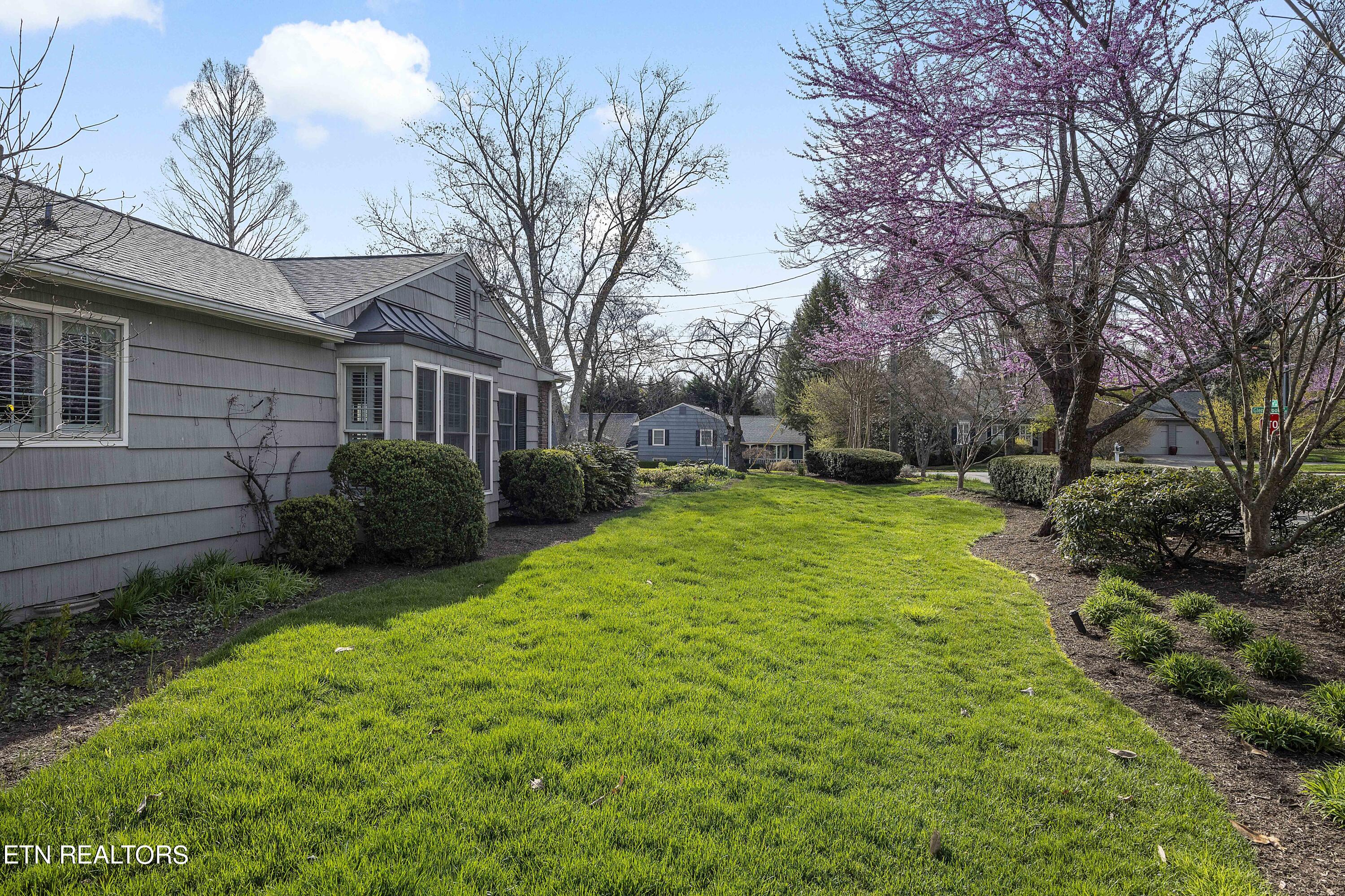 6809 Glenbrook Drive