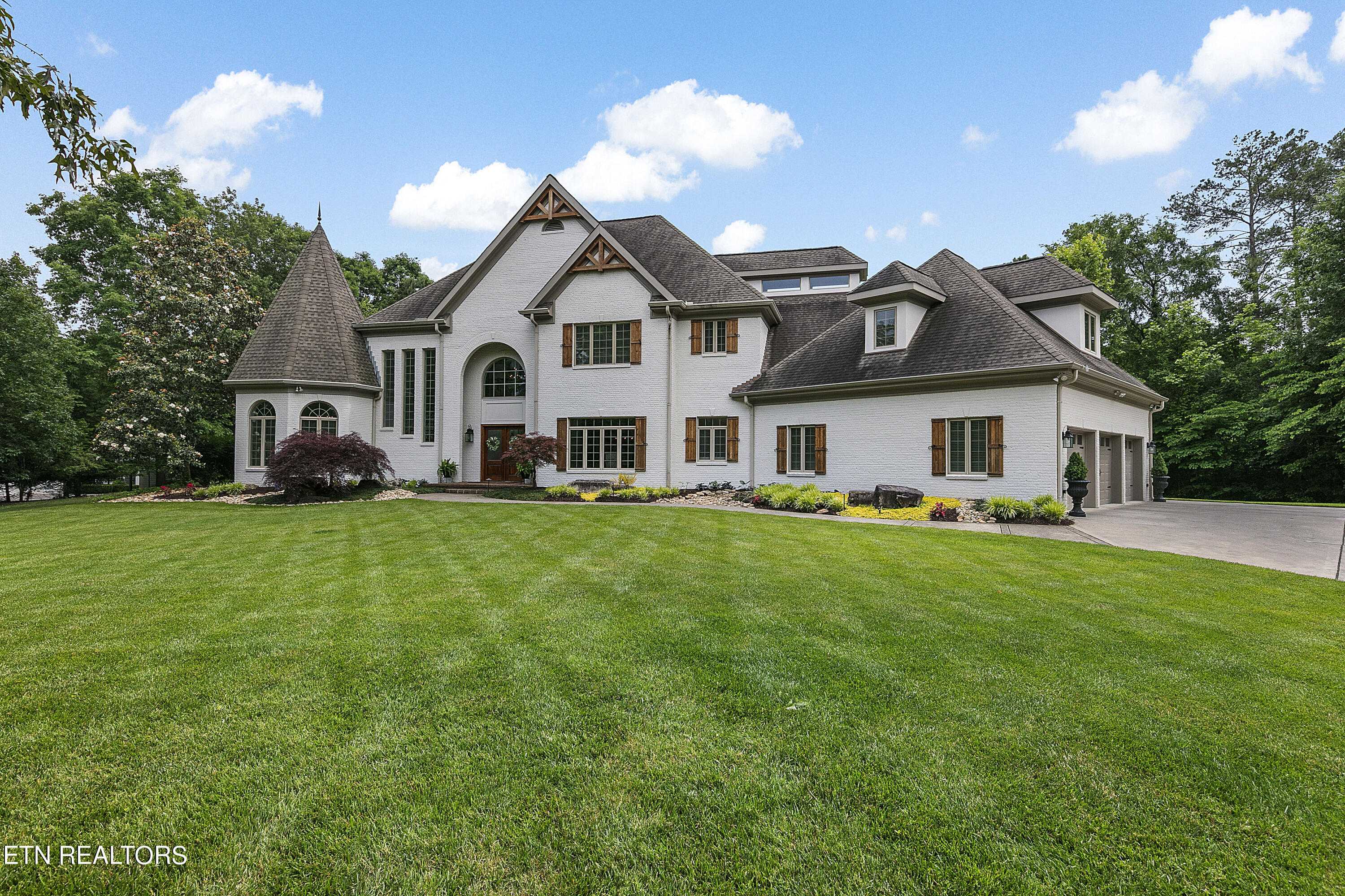 5363 Bent River Blvd