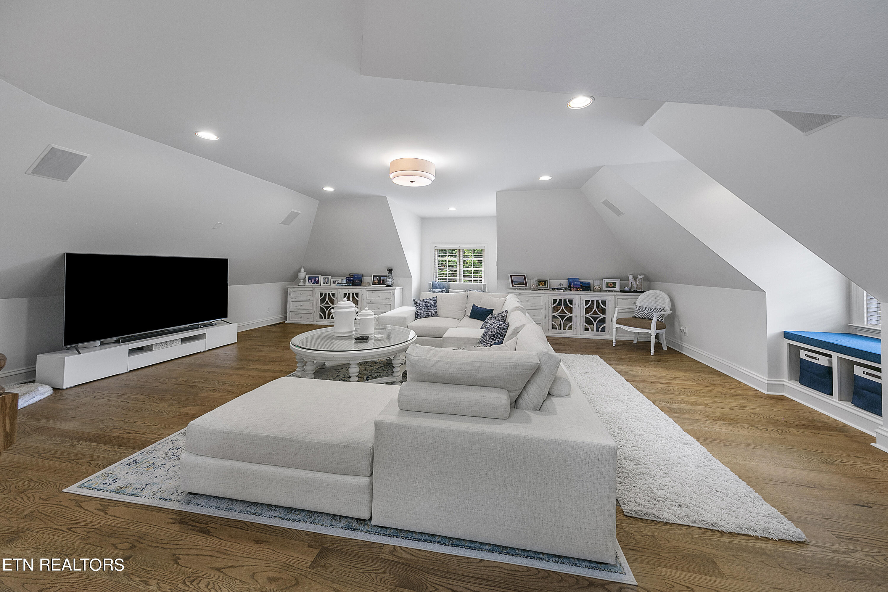 5363 Bent River Blvd