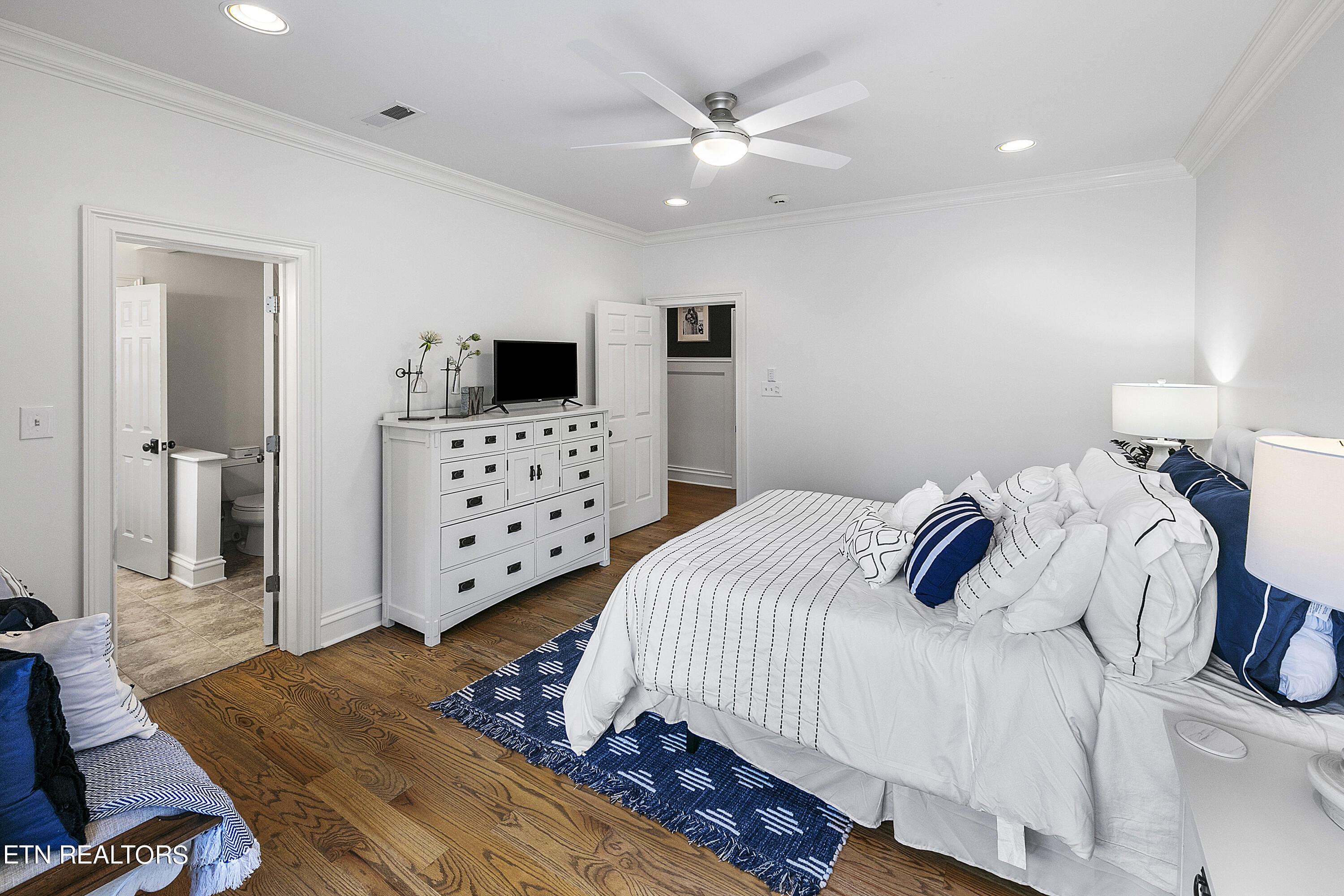 5363 Bent River Blvd