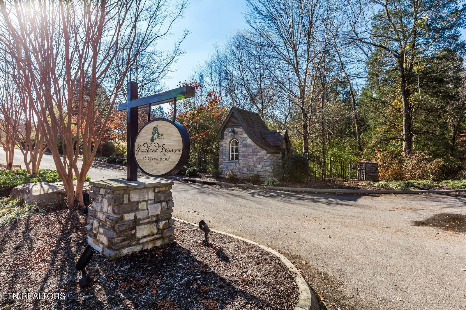 2216 Falconcrest Lane