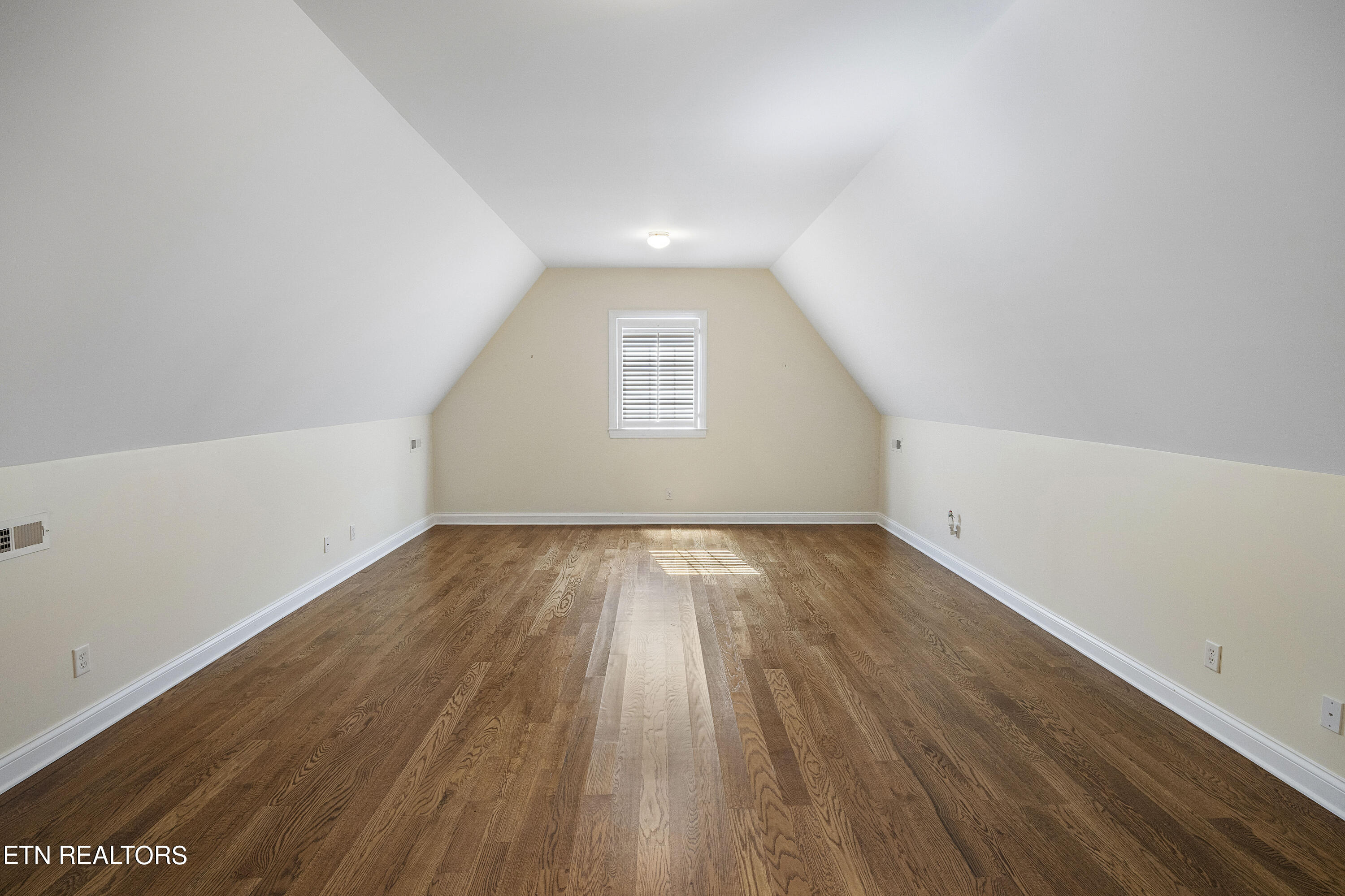 1438 Villa Forest Way