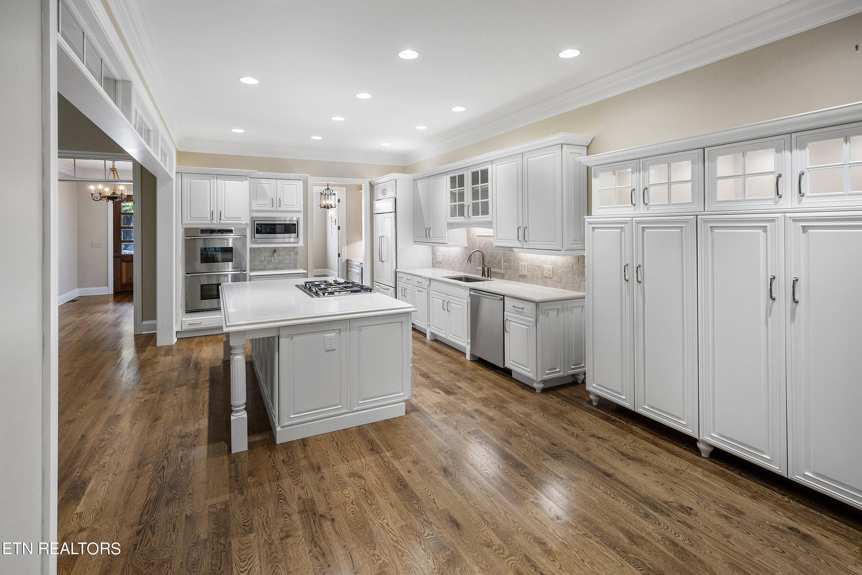 1438 Villa Forest Way