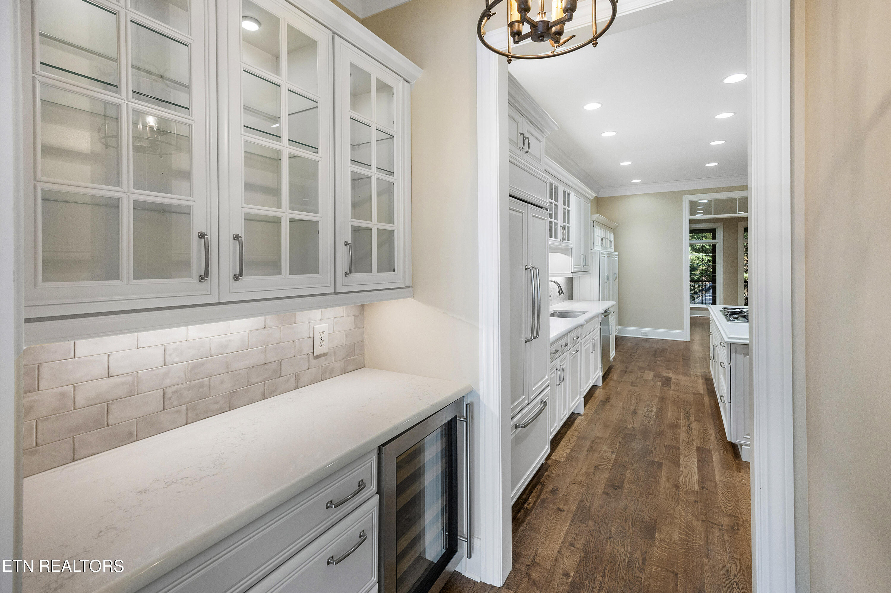 1438 Villa Forest Way