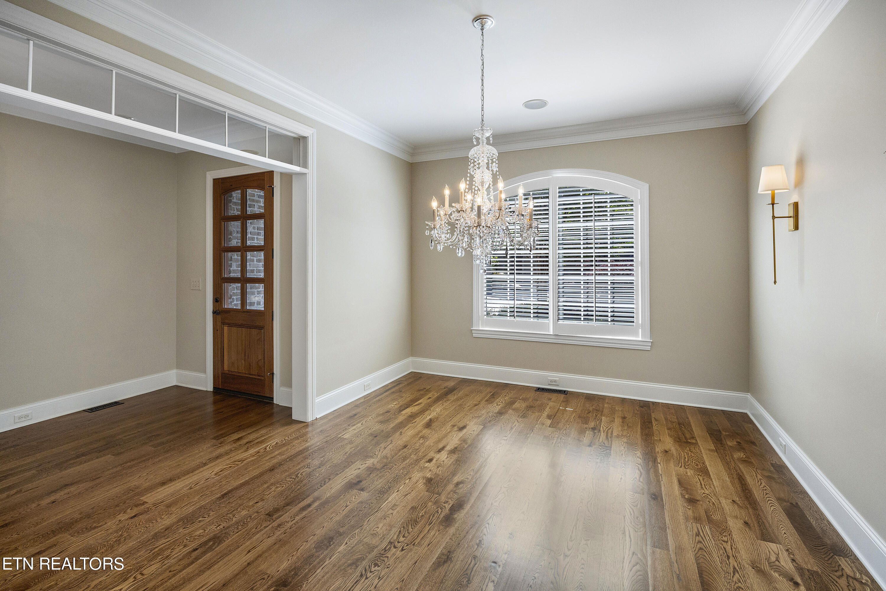 1438 Villa Forest Way