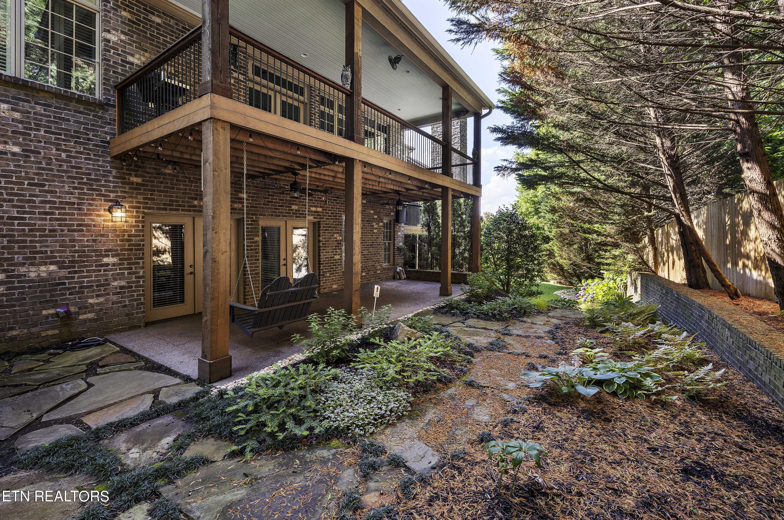 1438 Villa Forest Way